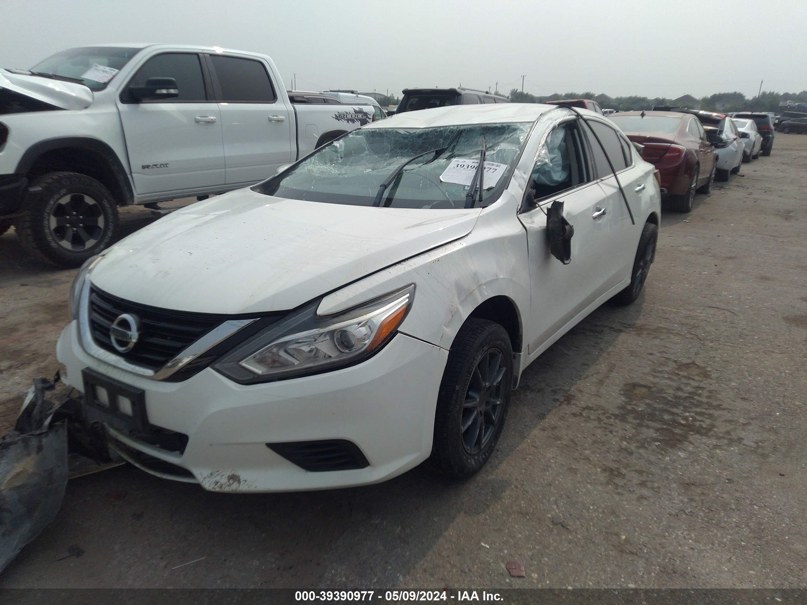 Photo 1 VIN: 1N4AL3AP1JC262477 - NISSAN ALTIMA 