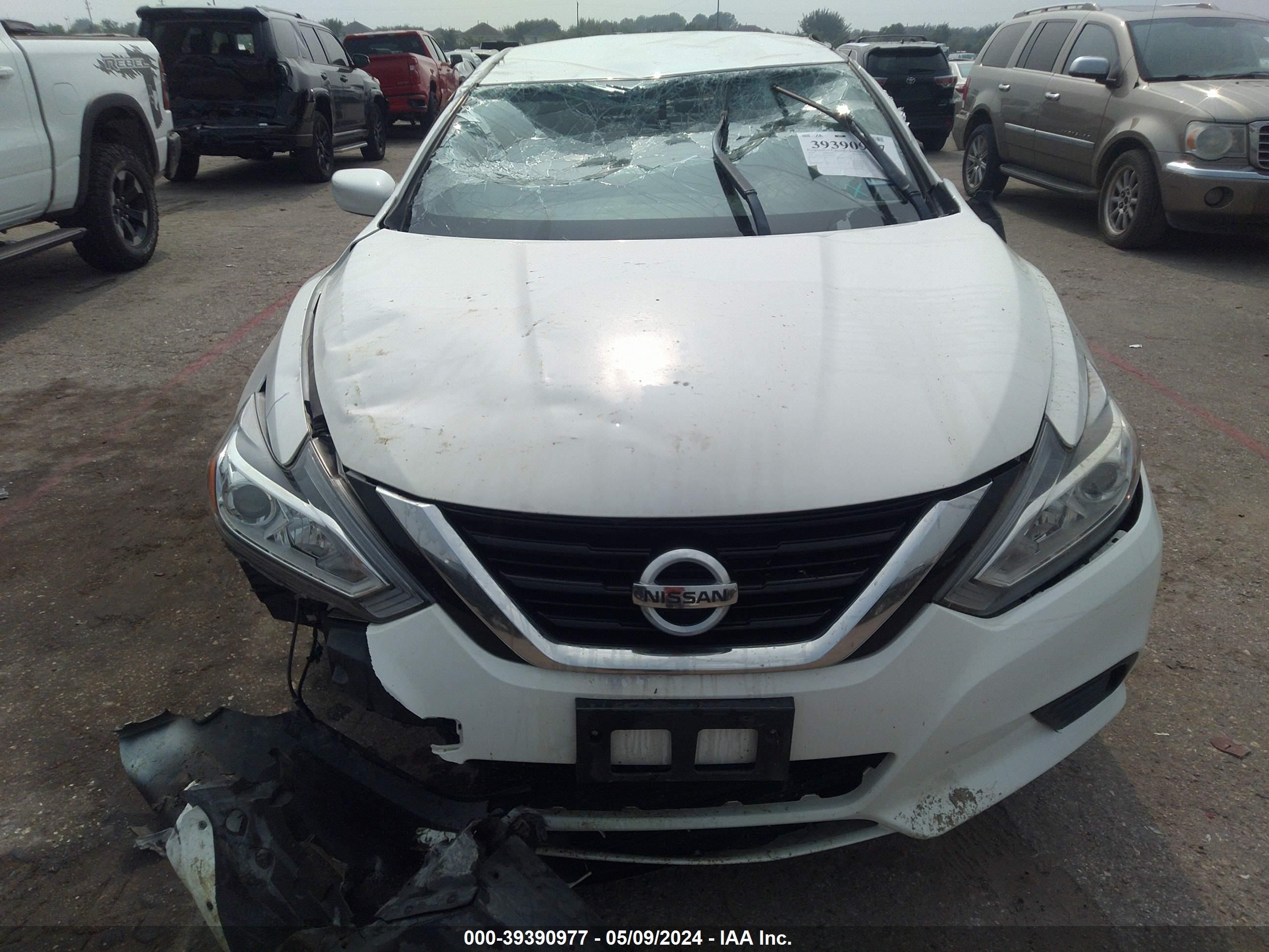 Photo 11 VIN: 1N4AL3AP1JC262477 - NISSAN ALTIMA 