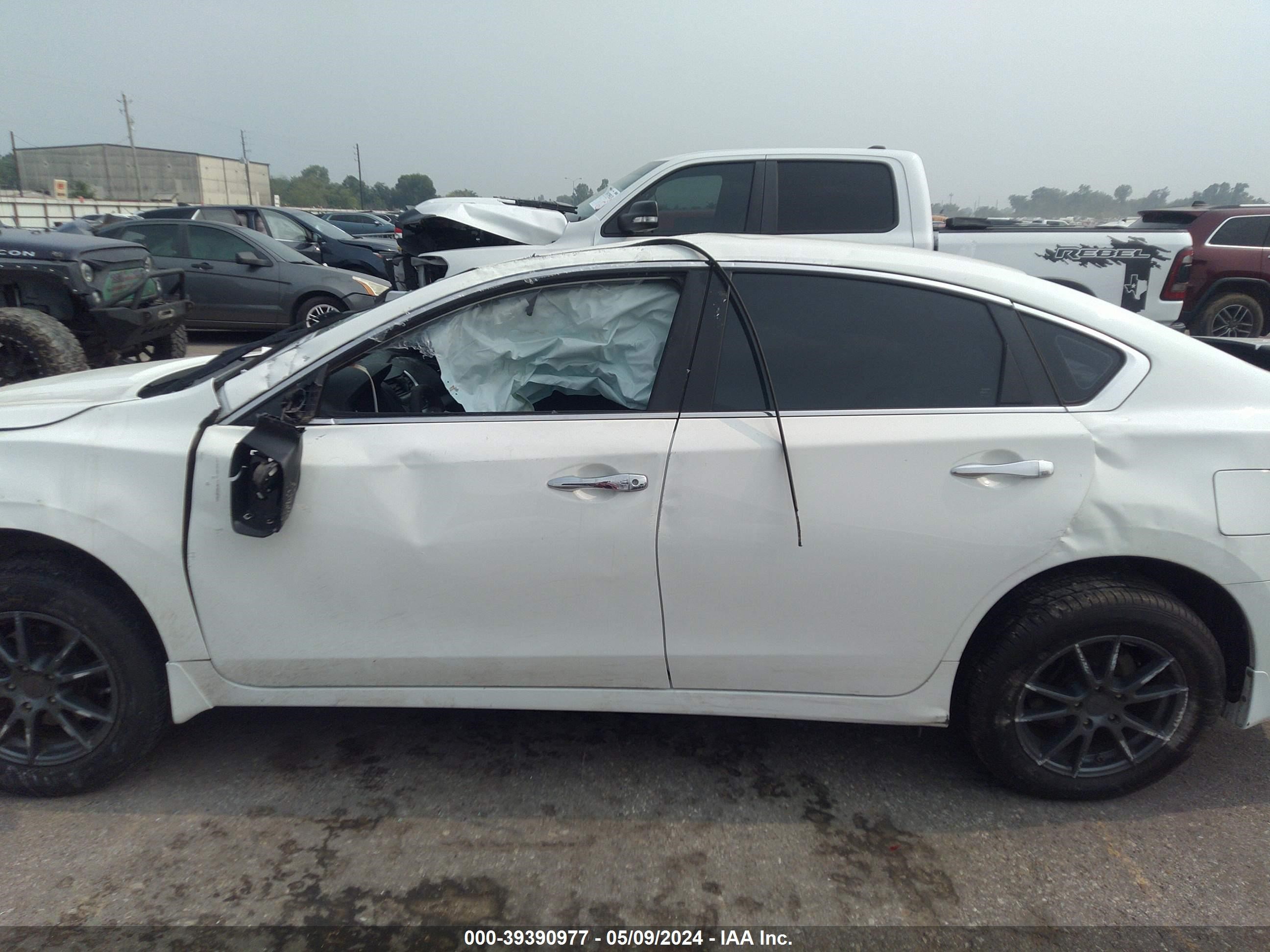 Photo 13 VIN: 1N4AL3AP1JC262477 - NISSAN ALTIMA 