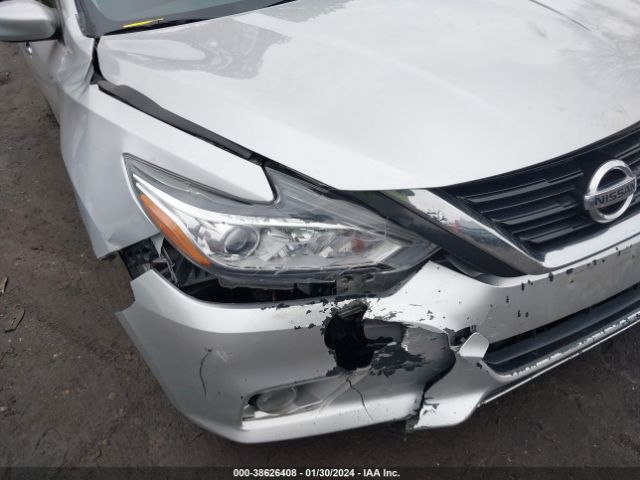 Photo 5 VIN: 1N4AL3AP1JC269784 - NISSAN ALTIMA 