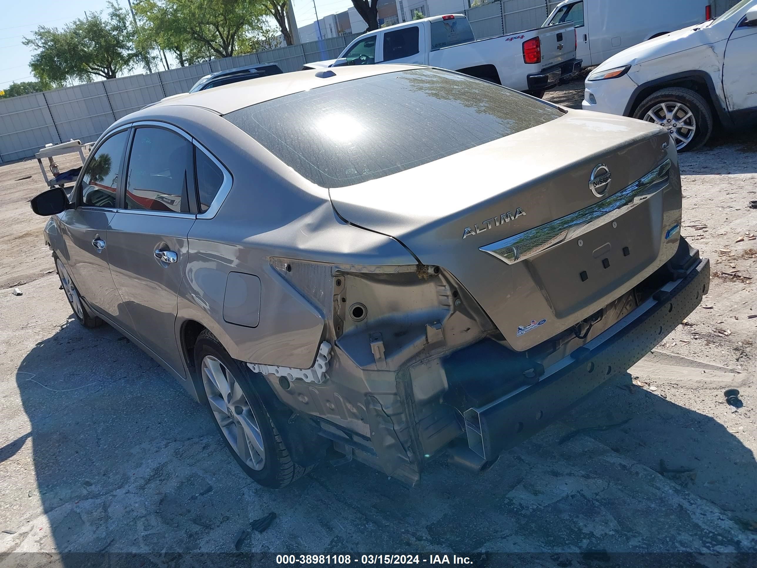 Photo 2 VIN: 1N4AL3AP2DC209615 - NISSAN ALTIMA 