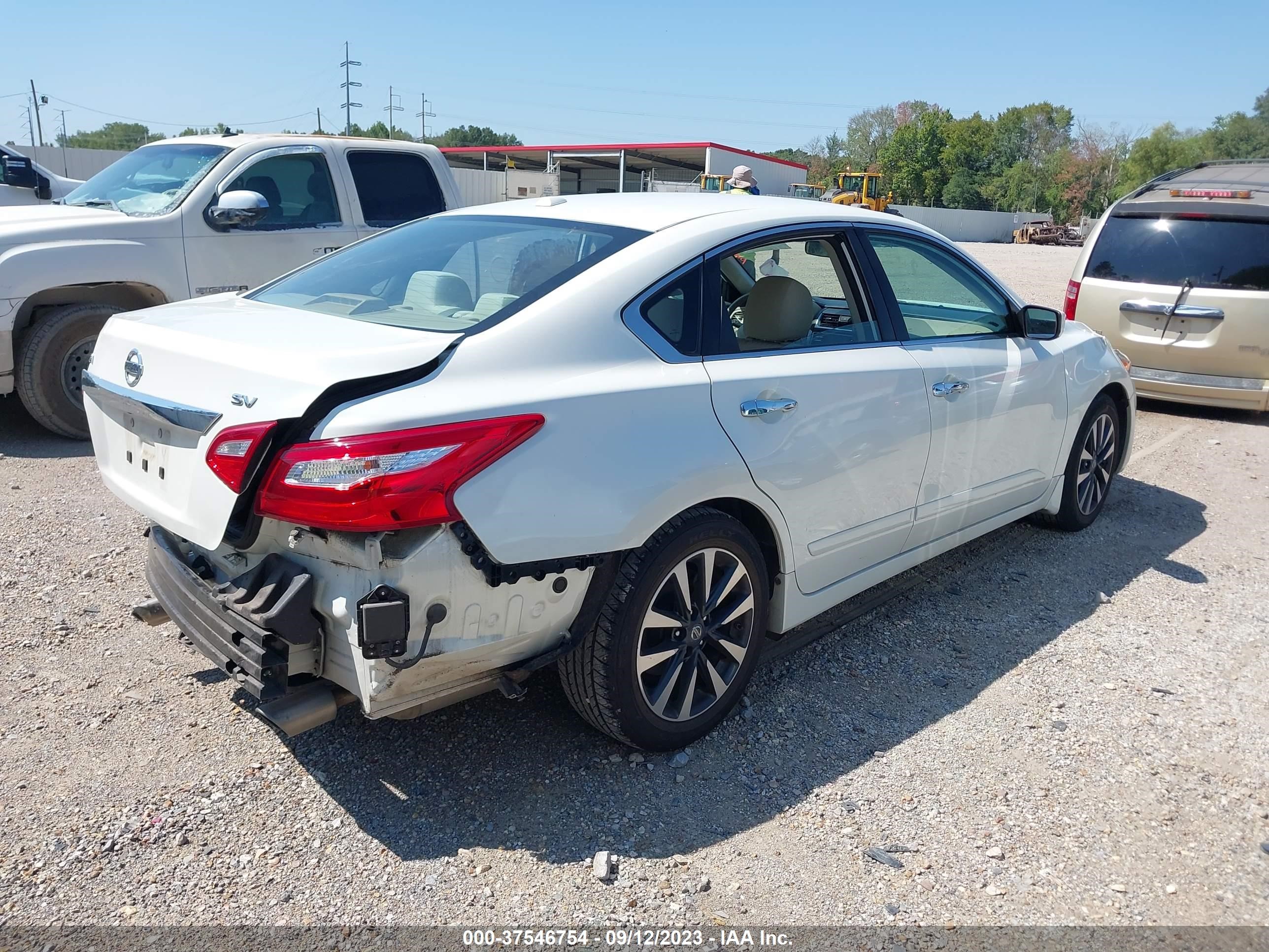 Photo 3 VIN: 1N4AL3AP2GC159156 - NISSAN ALTIMA 