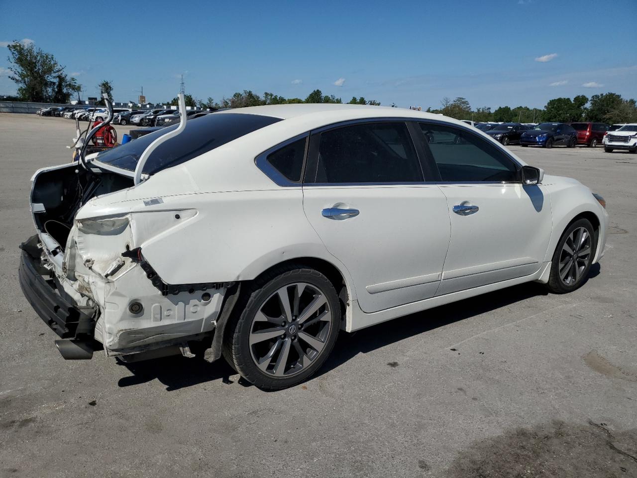 Photo 2 VIN: 1N4AL3AP2HC120682 - NISSAN ALTIMA 