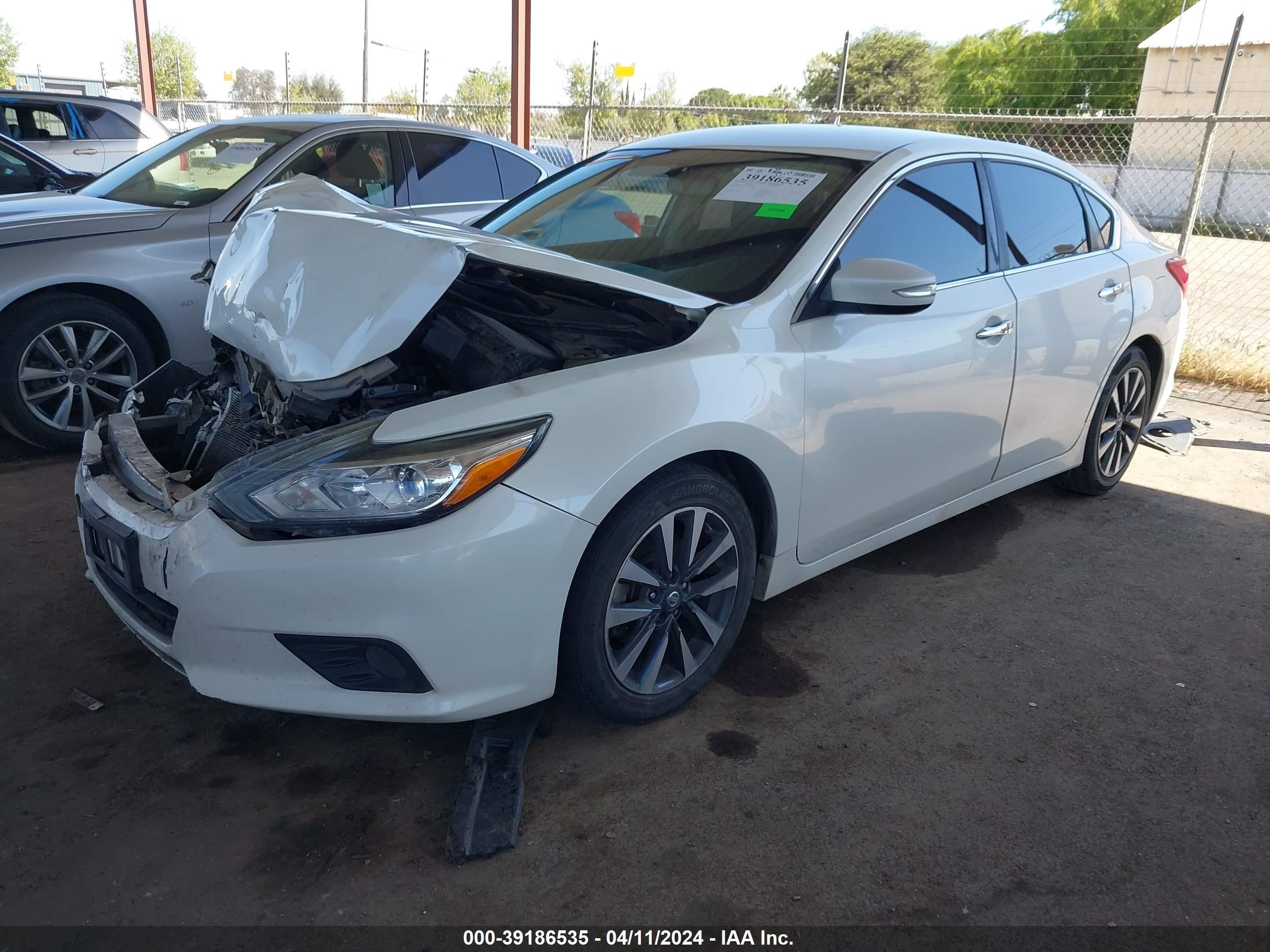 Photo 1 VIN: 1N4AL3AP2HC126868 - NISSAN ALTIMA 