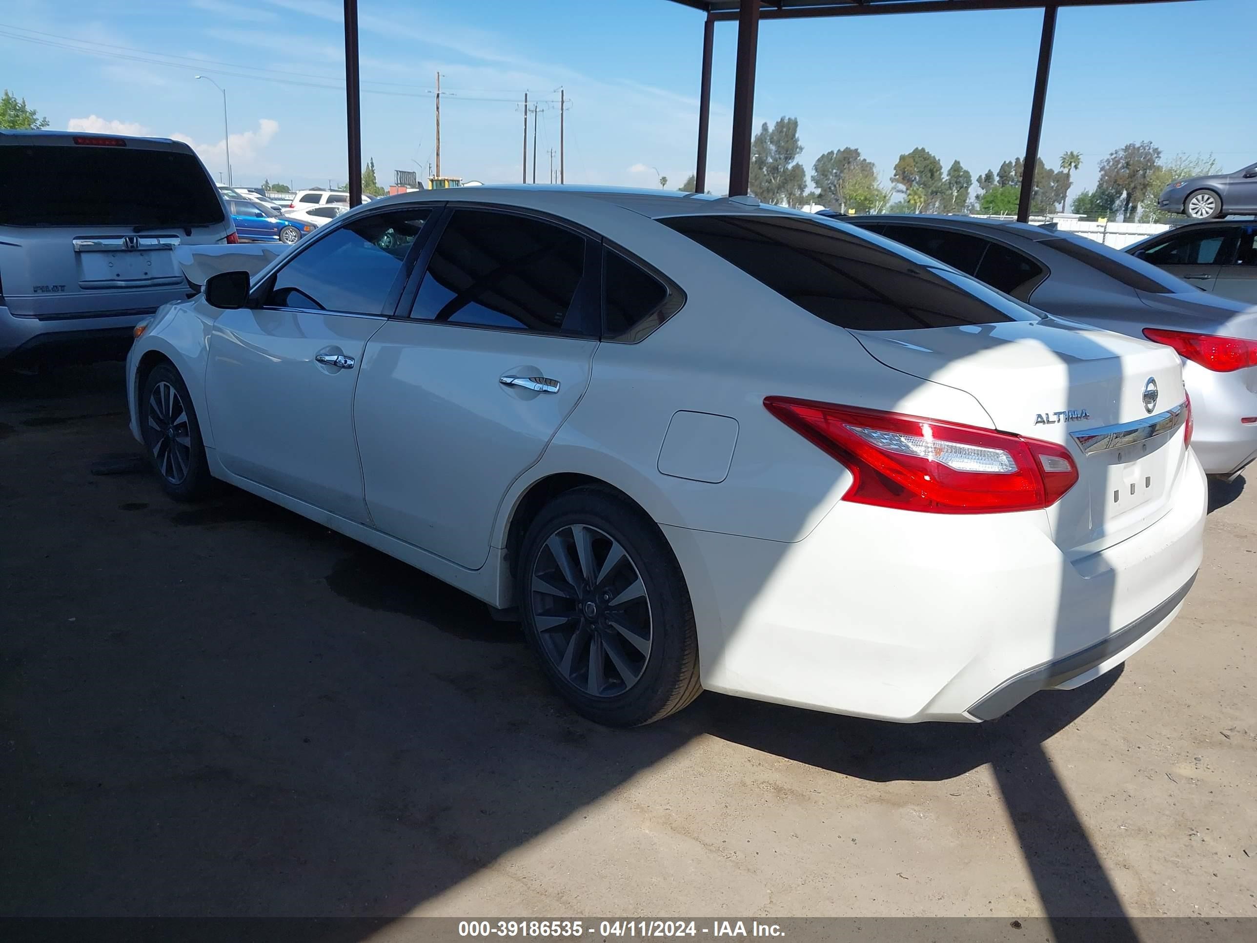 Photo 2 VIN: 1N4AL3AP2HC126868 - NISSAN ALTIMA 