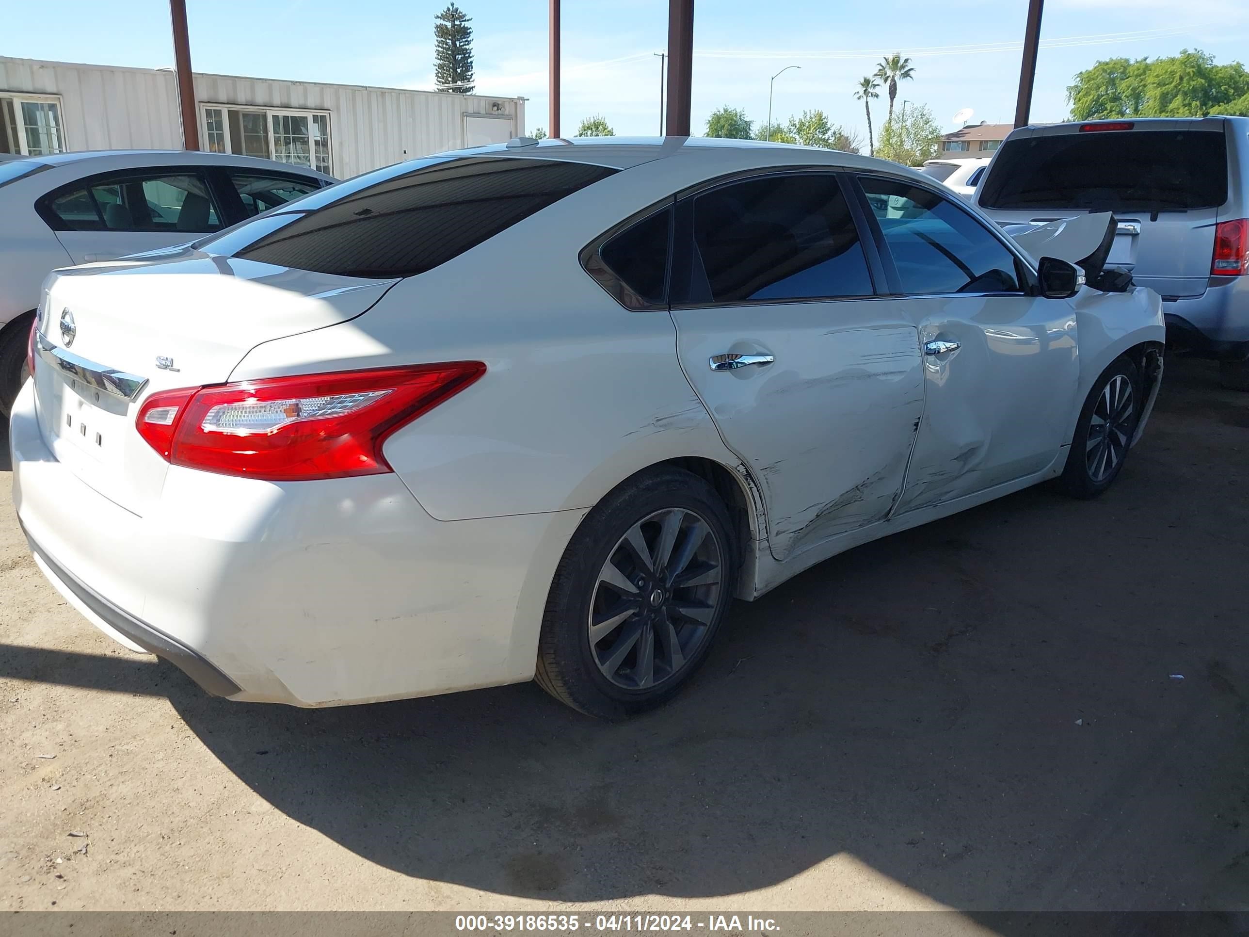 Photo 3 VIN: 1N4AL3AP2HC126868 - NISSAN ALTIMA 