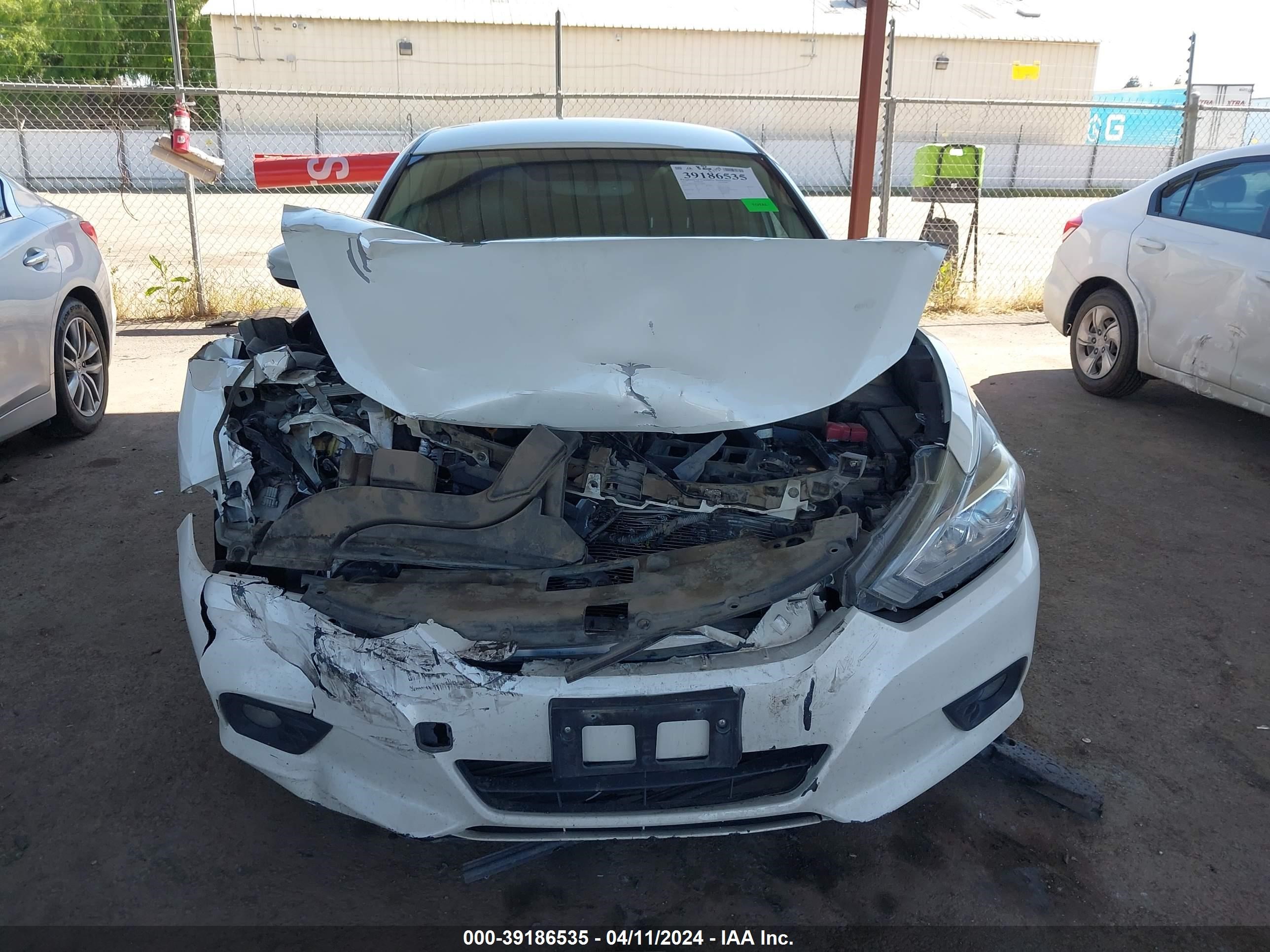 Photo 5 VIN: 1N4AL3AP2HC126868 - NISSAN ALTIMA 