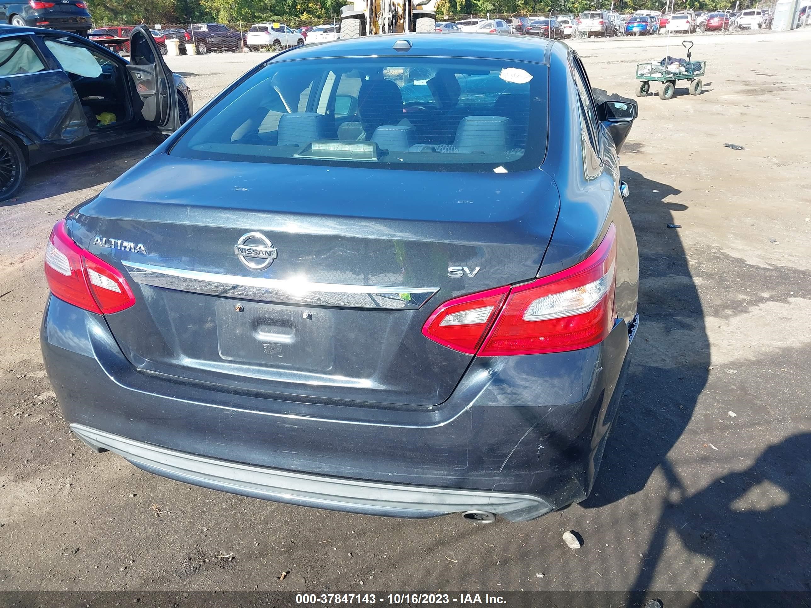 Photo 3 VIN: 1N4AL3AP2JC107310 - NISSAN ALTIMA 