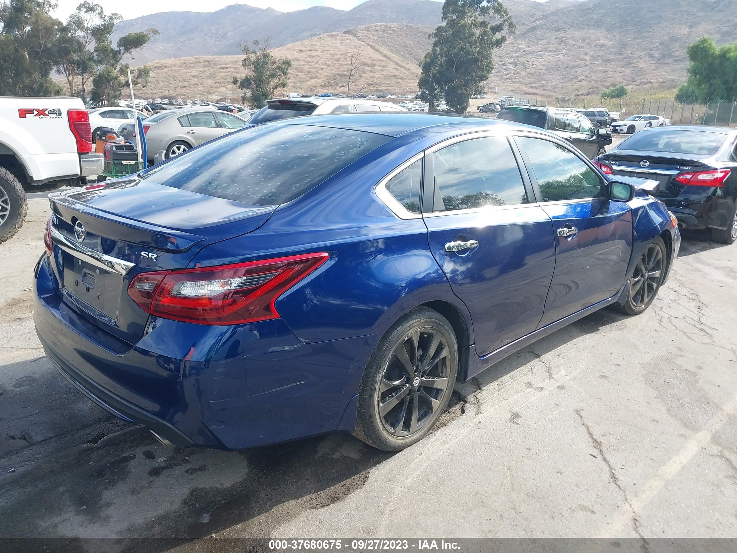 Photo 3 VIN: 1N4AL3AP2JC133194 - NISSAN ALTIMA 