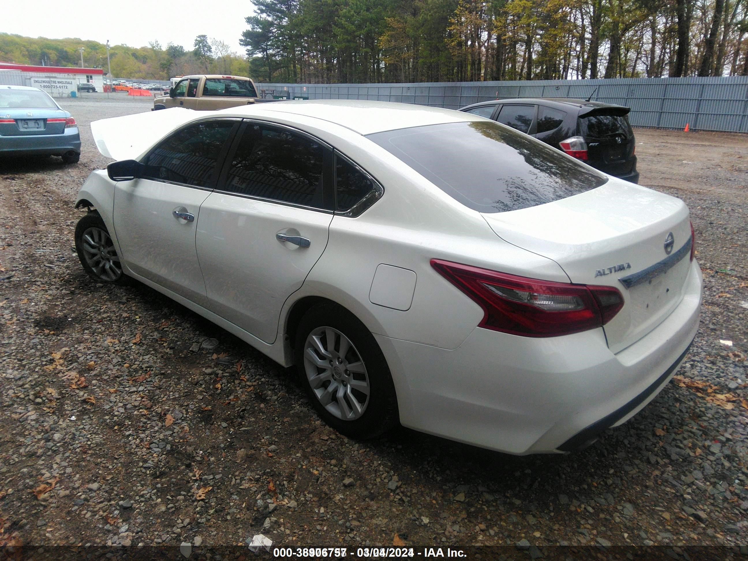 Photo 3 VIN: 1N4AL3AP2JC161318 - NISSAN ALTIMA 