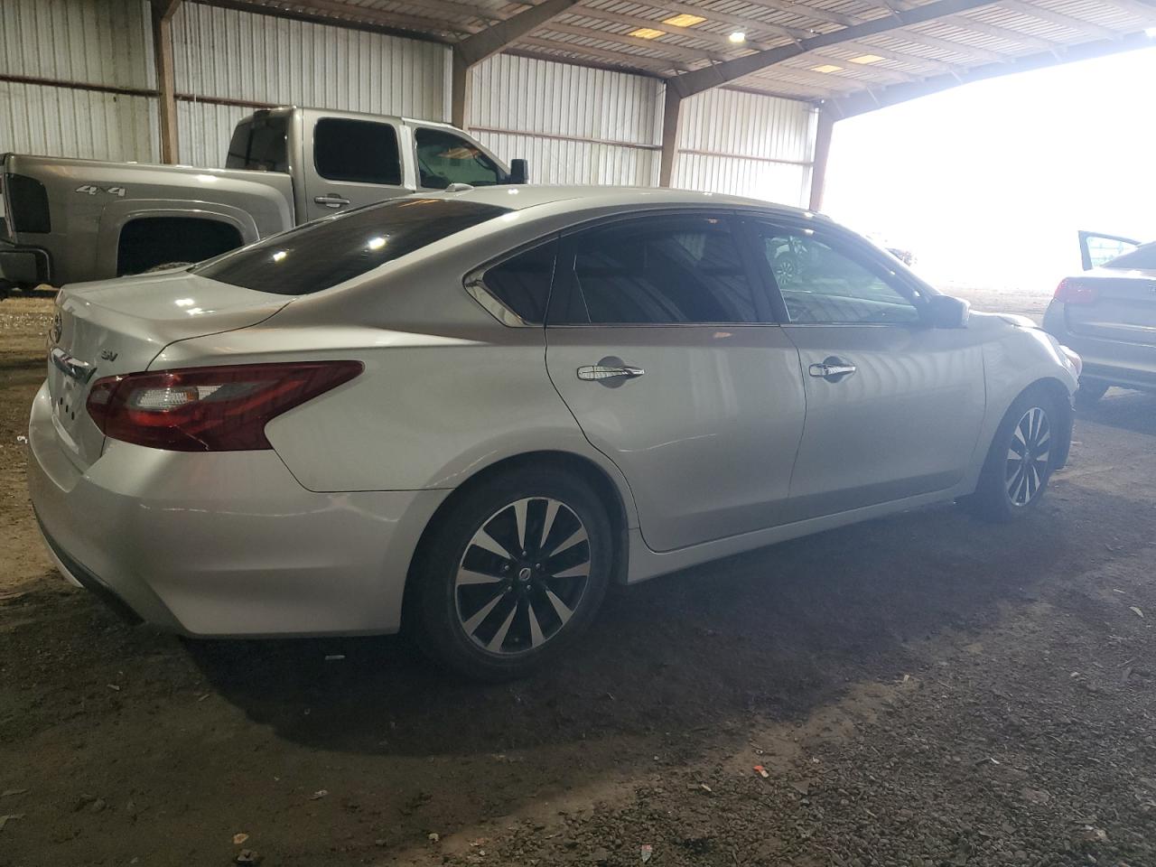 Photo 2 VIN: 1N4AL3AP2JC170696 - NISSAN ALTIMA 