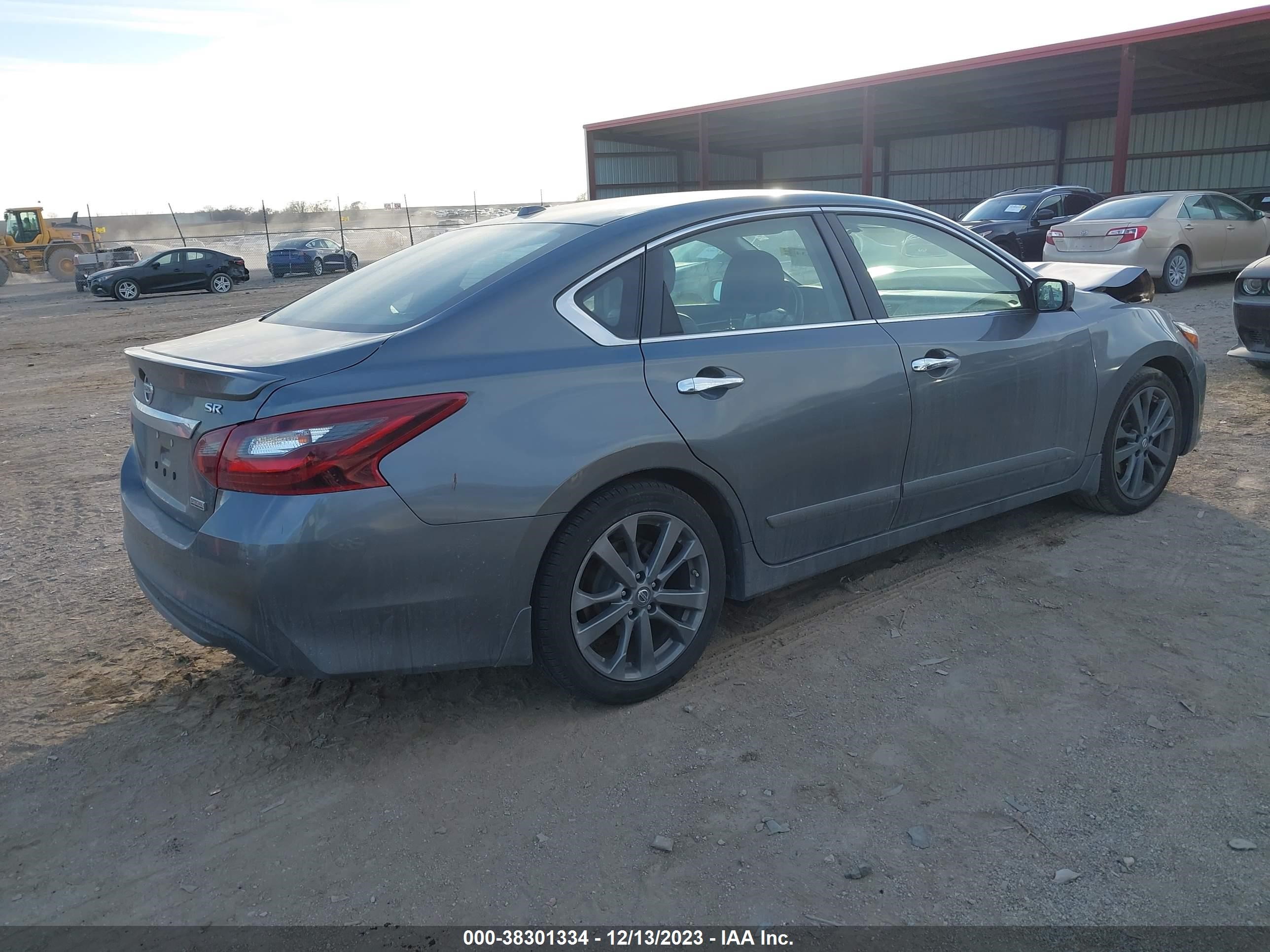 Photo 3 VIN: 1N4AL3AP2JC284519 - NISSAN ALTIMA 