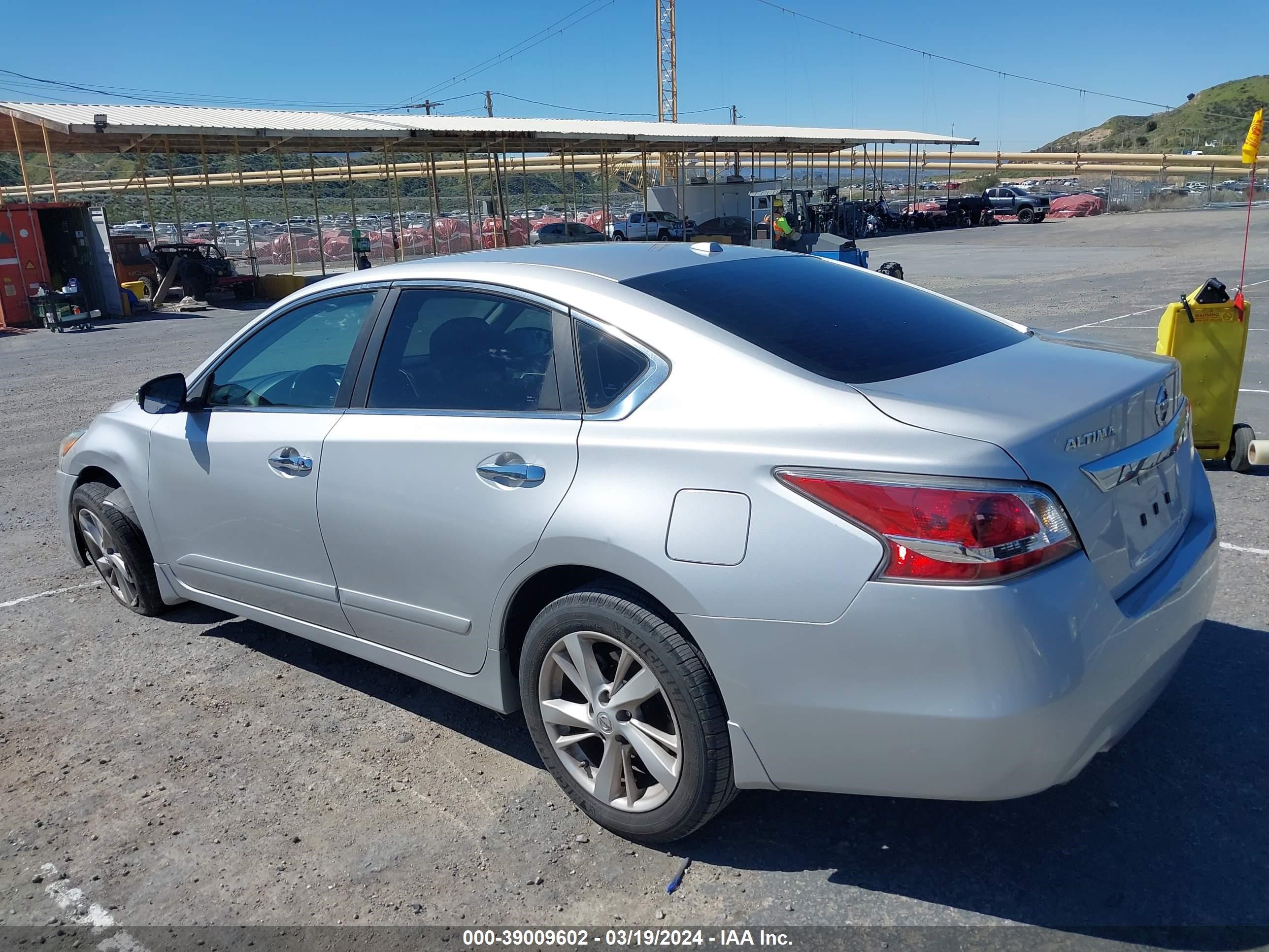 Photo 2 VIN: 1N4AL3AP3FC572671 - NISSAN ALTIMA 