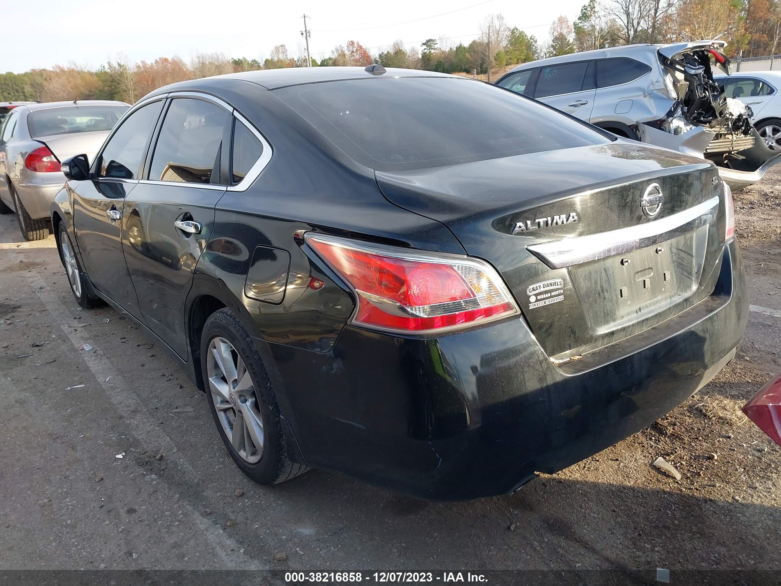 Photo 2 VIN: 1N4AL3AP3FN881321 - NISSAN ALTIMA 