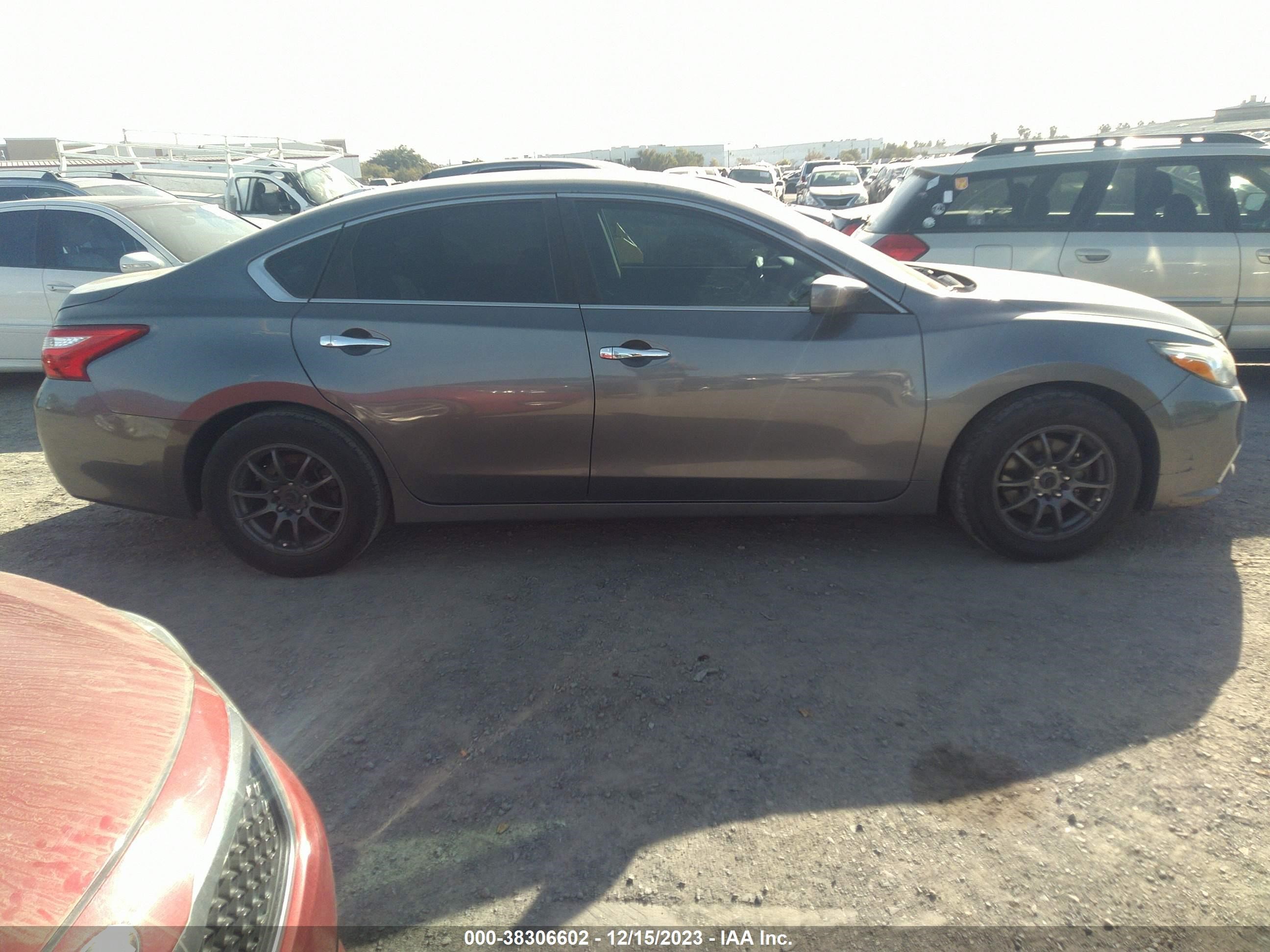 Photo 12 VIN: 1N4AL3AP3GC185068 - NISSAN ALTIMA 