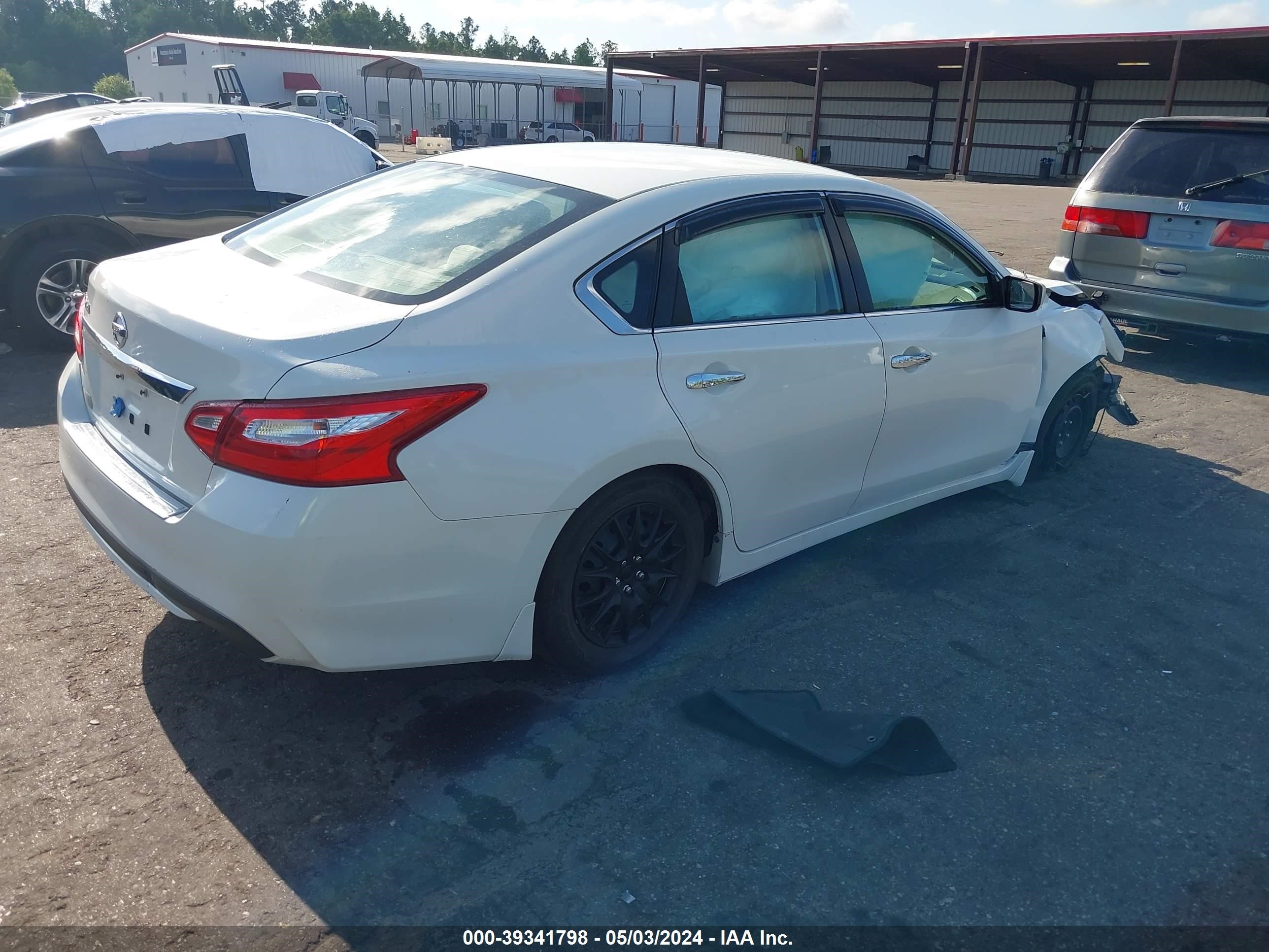 Photo 3 VIN: 1N4AL3AP3HC136289 - NISSAN ALTIMA 