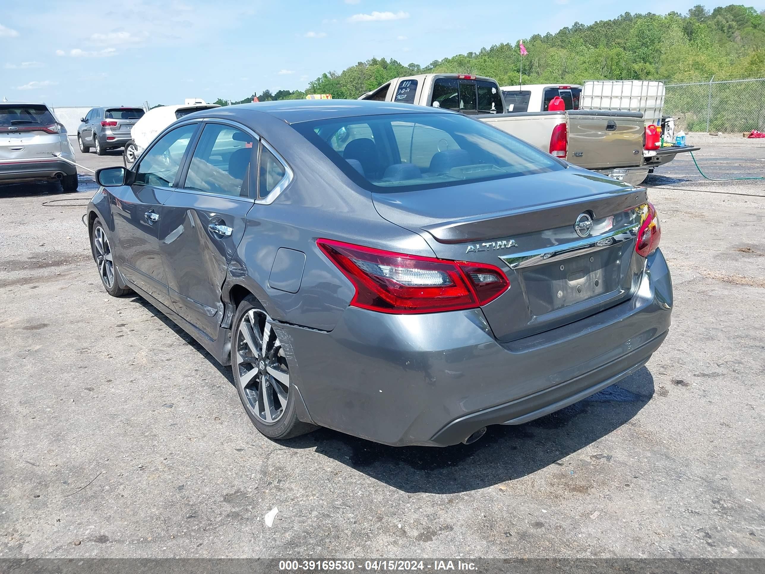 Photo 2 VIN: 1N4AL3AP3JC105596 - NISSAN ALTIMA 