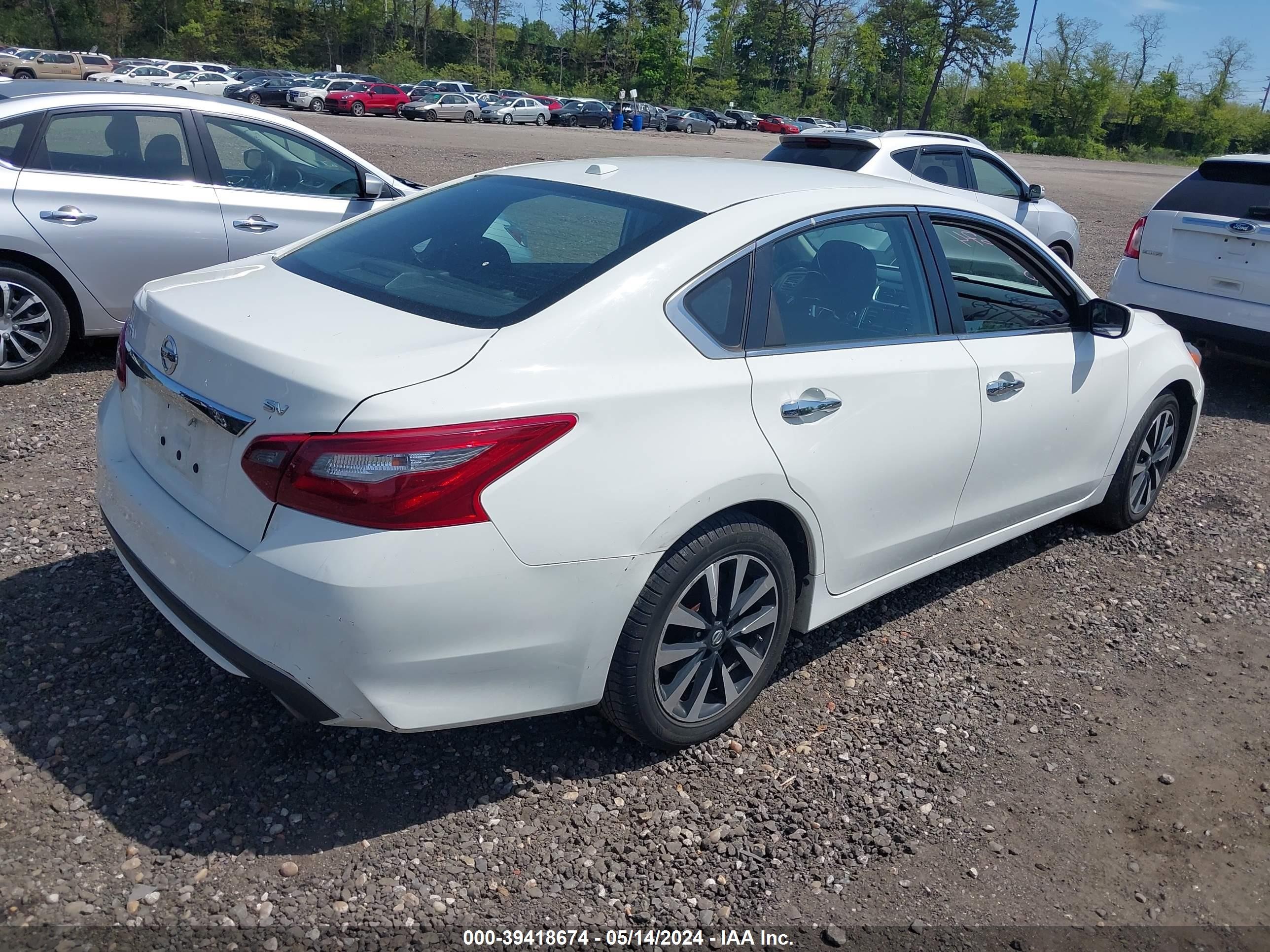 Photo 3 VIN: 1N4AL3AP3JC154247 - NISSAN ALTIMA 