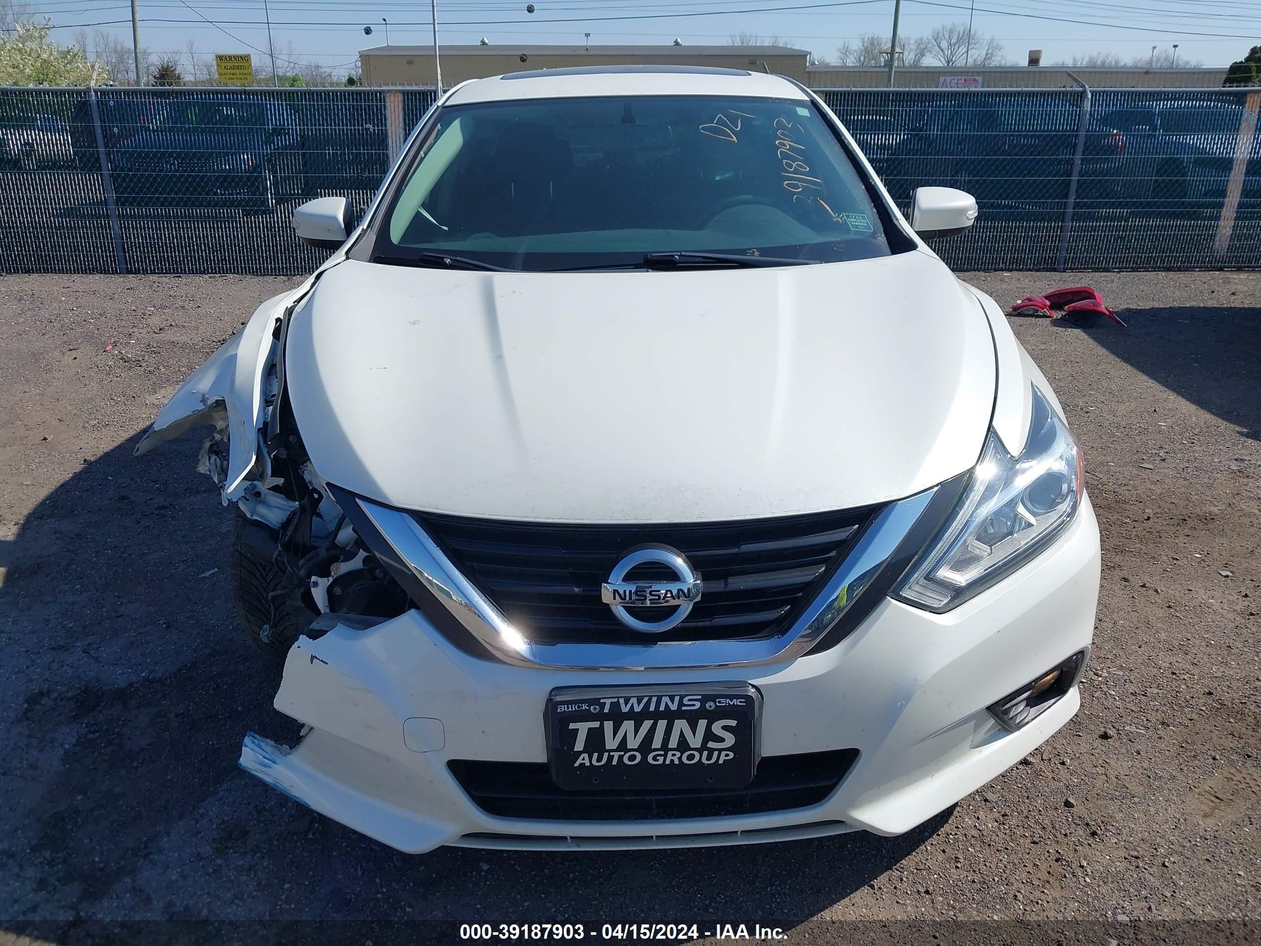 Photo 11 VIN: 1N4AL3AP3JC161408 - NISSAN ALTIMA 