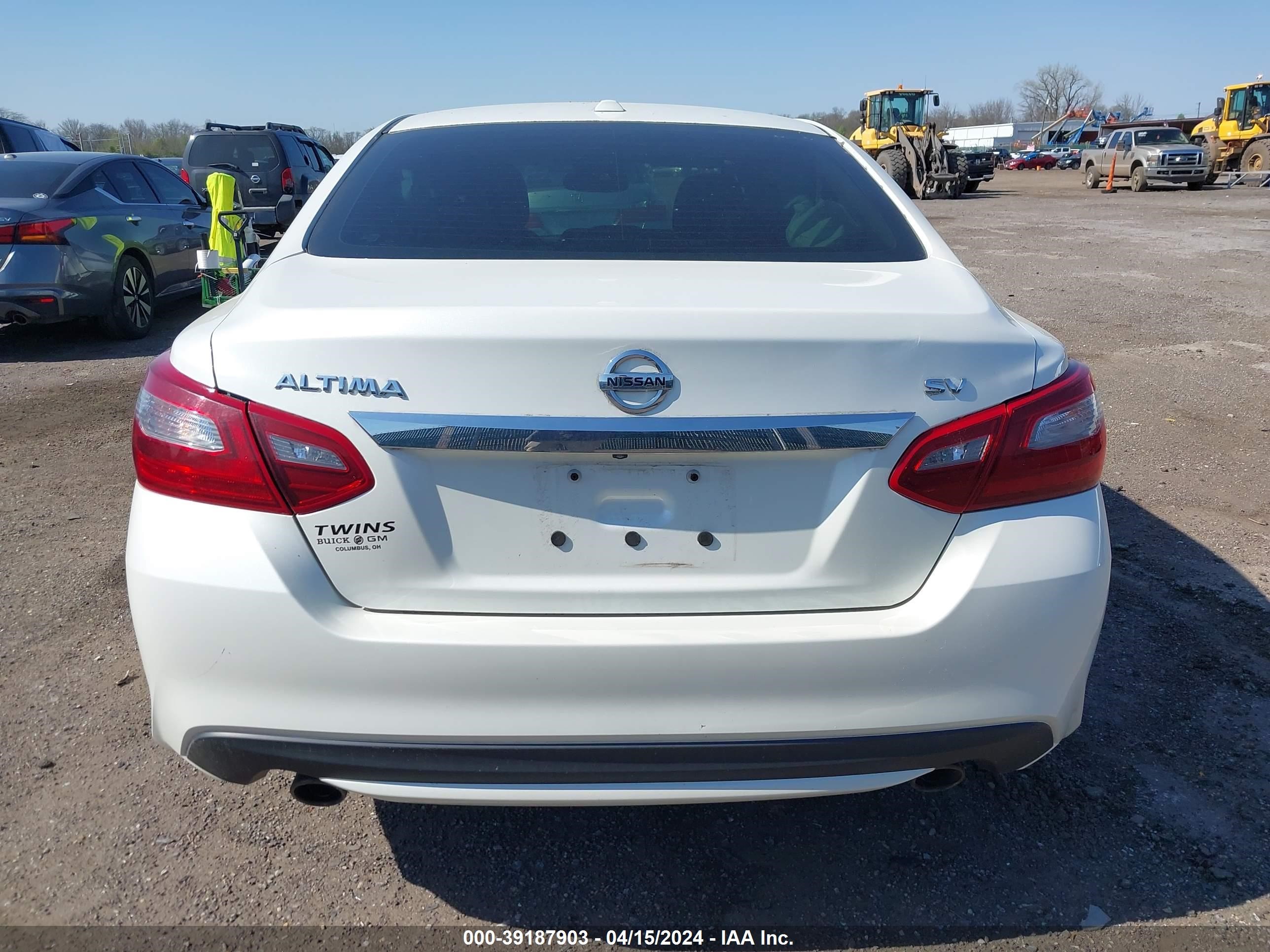 Photo 15 VIN: 1N4AL3AP3JC161408 - NISSAN ALTIMA 