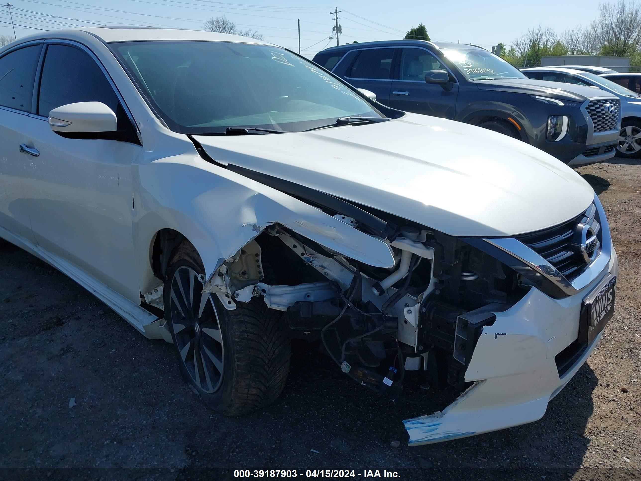 Photo 5 VIN: 1N4AL3AP3JC161408 - NISSAN ALTIMA 