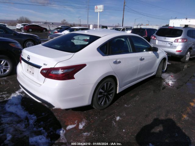 Photo 3 VIN: 1N4AL3AP3JC181111 - NISSAN ALTIMA 