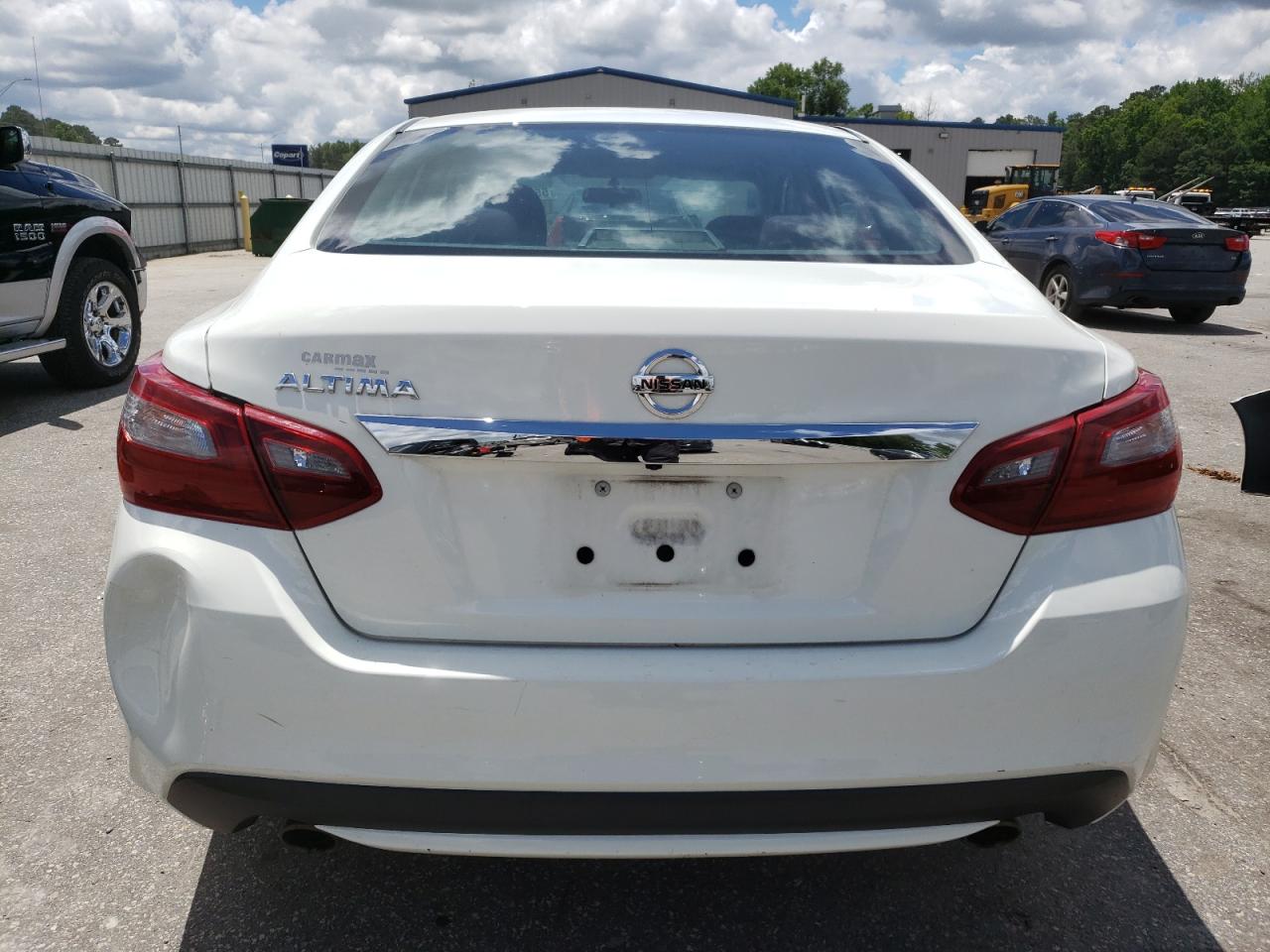 Photo 5 VIN: 1N4AL3AP3JC226046 - NISSAN ALTIMA 