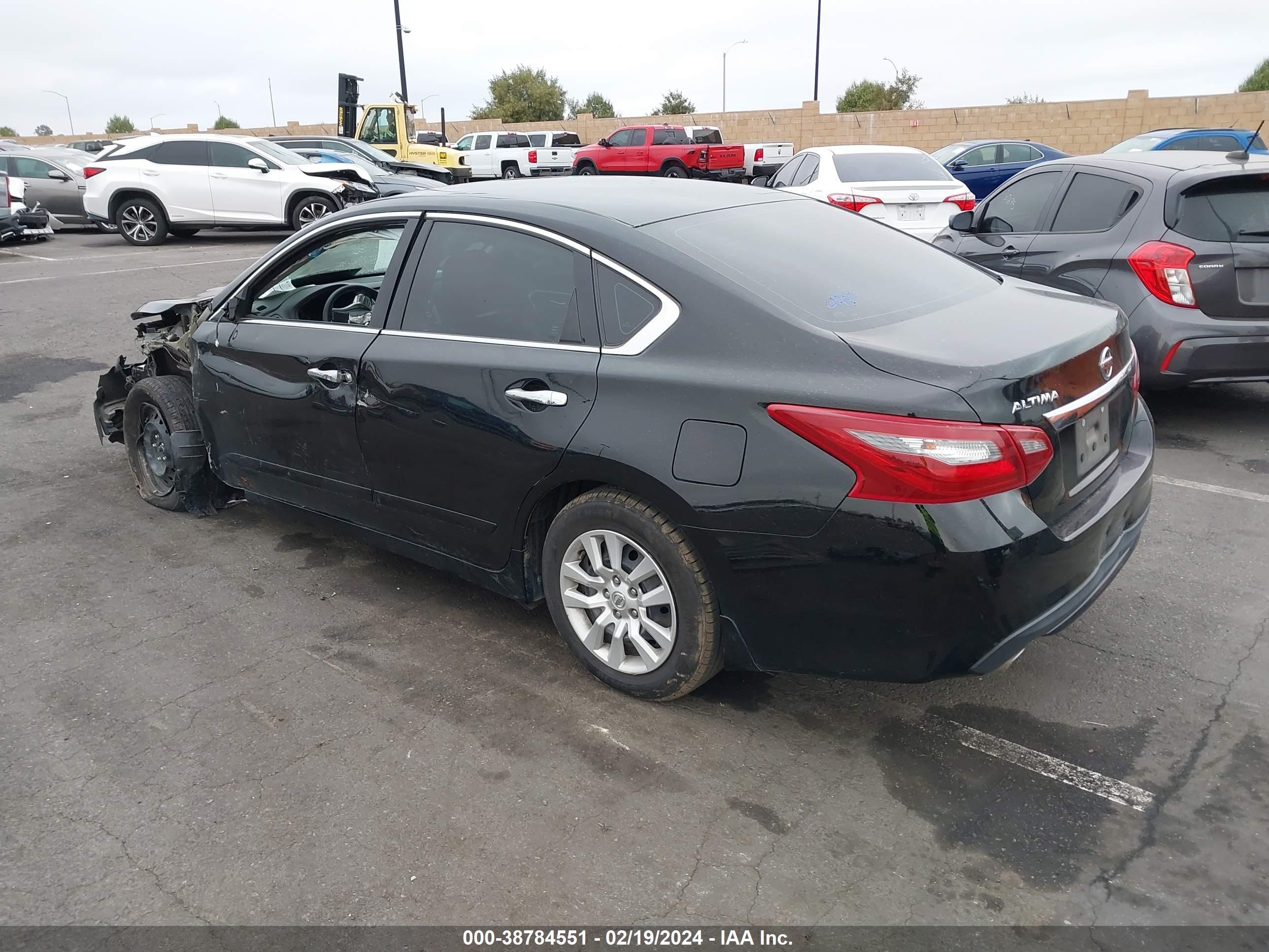 Photo 2 VIN: 1N4AL3AP3JC474491 - NISSAN ALTIMA 