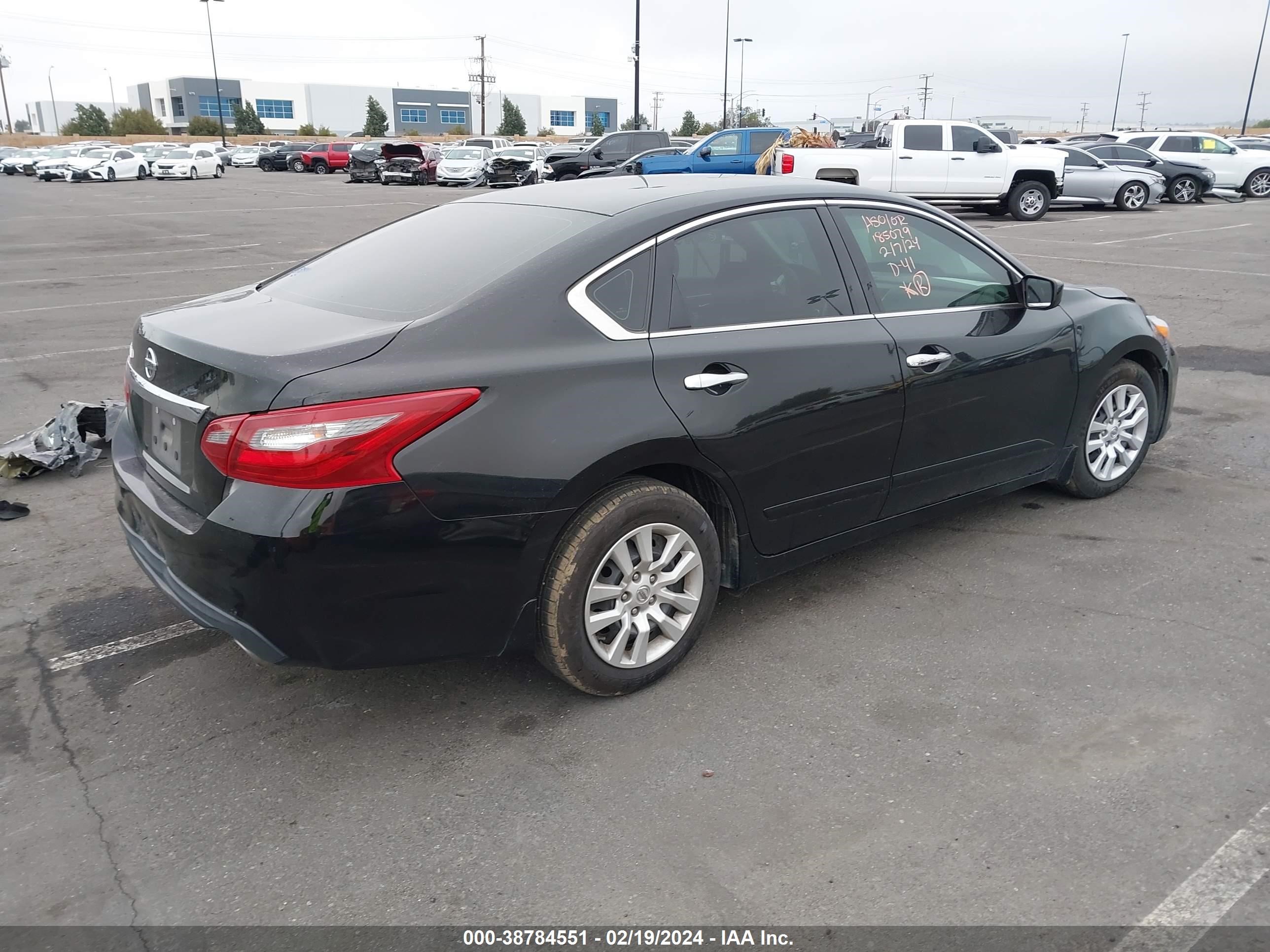 Photo 3 VIN: 1N4AL3AP3JC474491 - NISSAN ALTIMA 