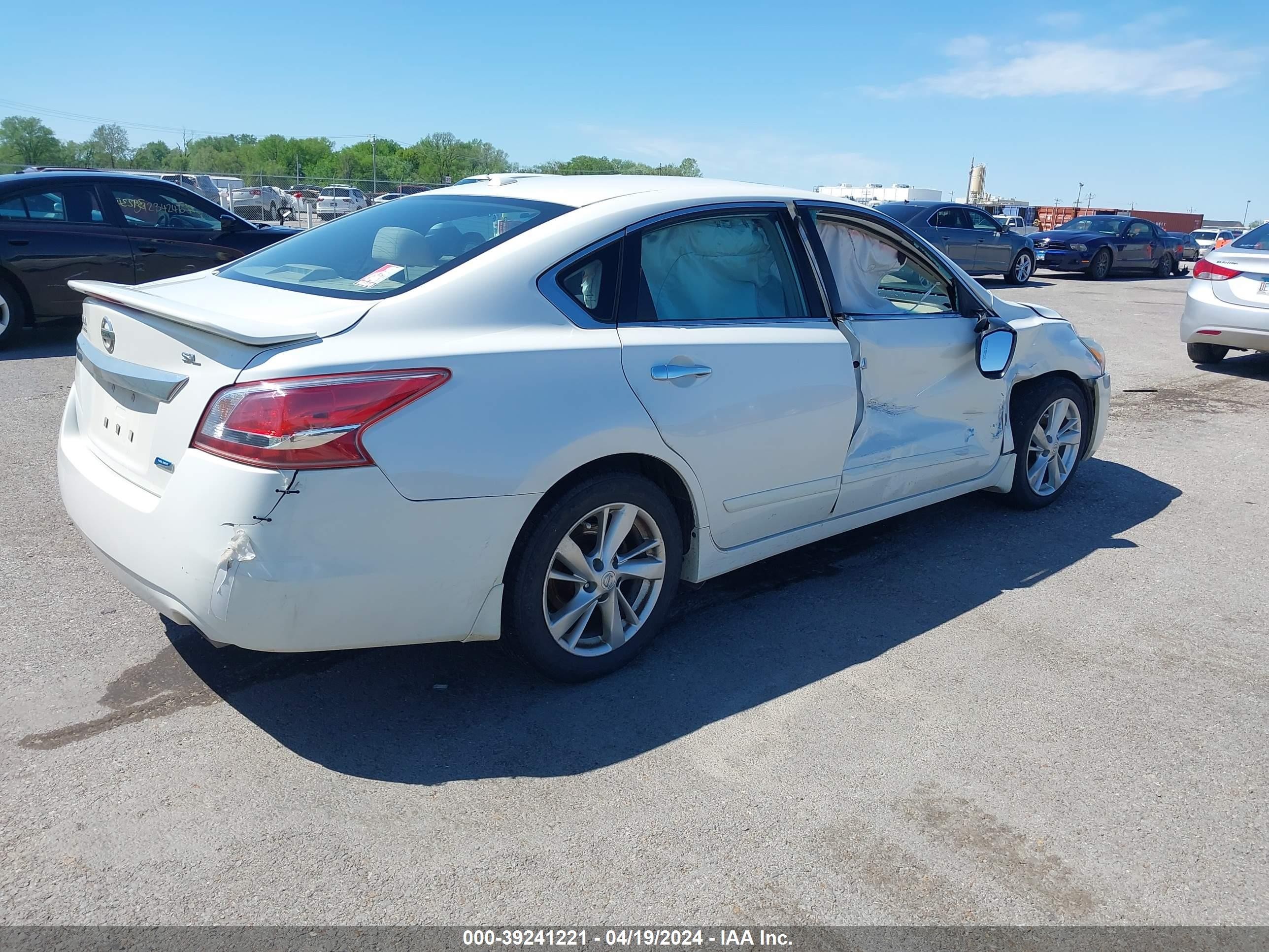 Photo 3 VIN: 1N4AL3AP4DC175841 - NISSAN ALTIMA 