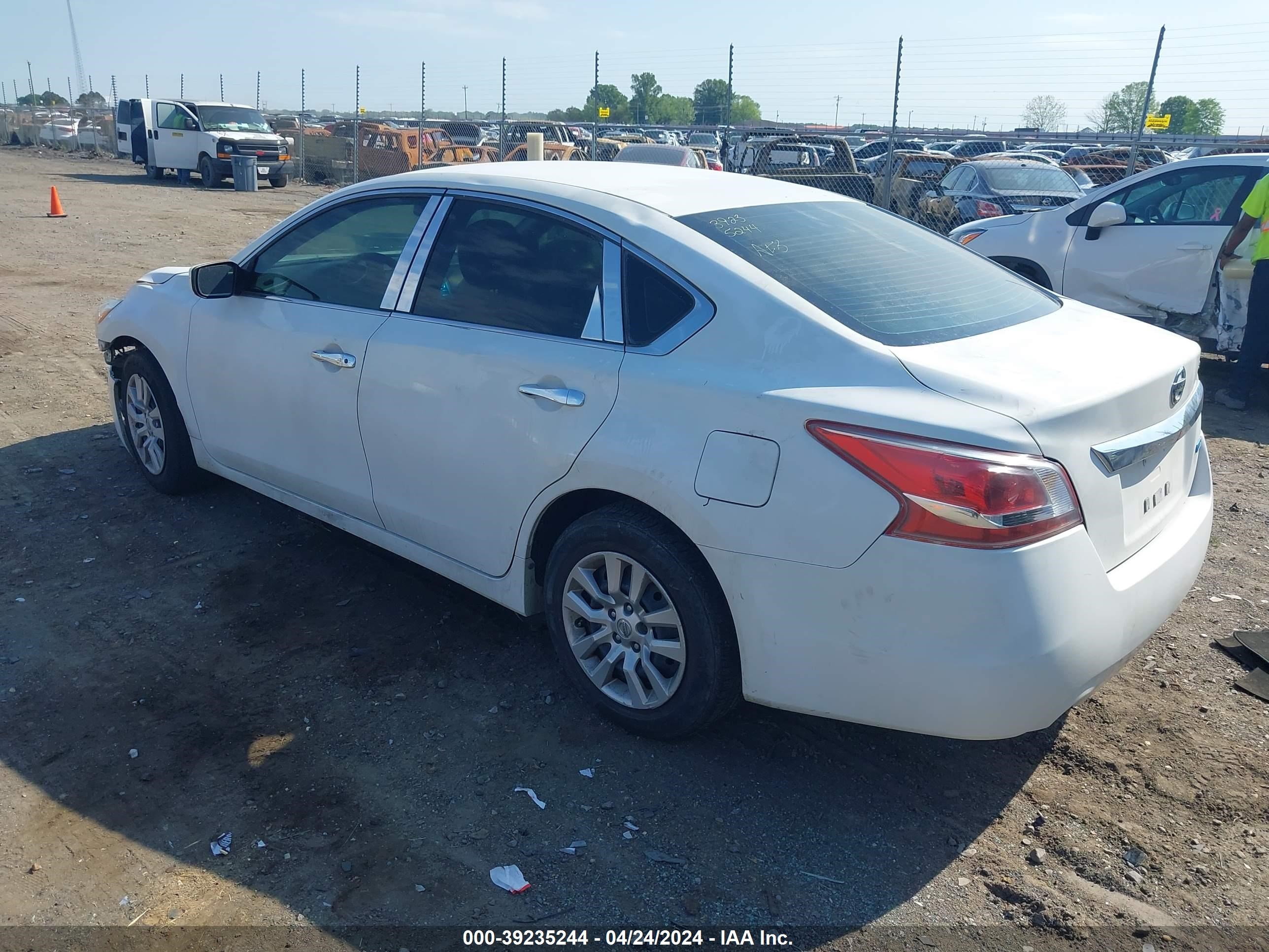 Photo 2 VIN: 1N4AL3AP4DN433330 - NISSAN ALTIMA 