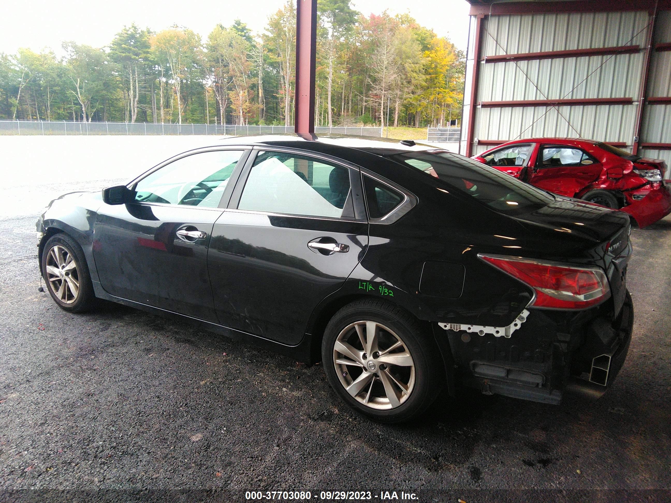 Photo 2 VIN: 1N4AL3AP4EC111929 - NISSAN ALTIMA 