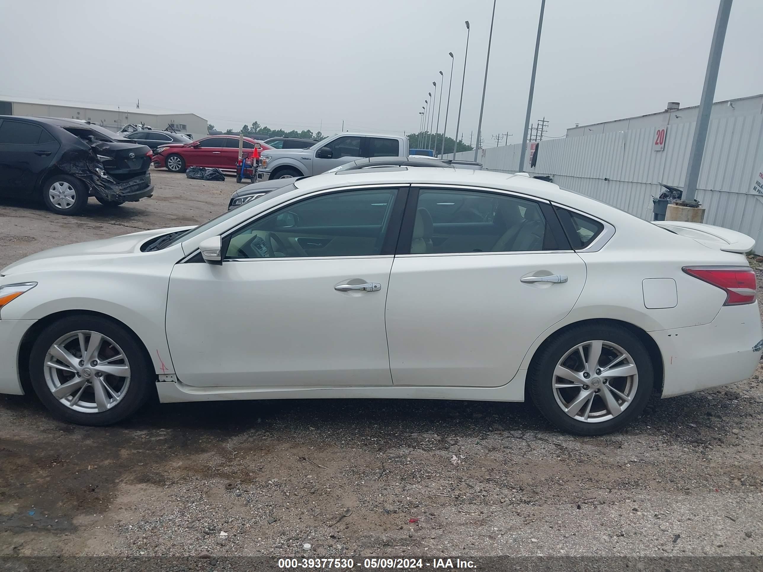 Photo 14 VIN: 1N4AL3AP4FC228556 - NISSAN ALTIMA 