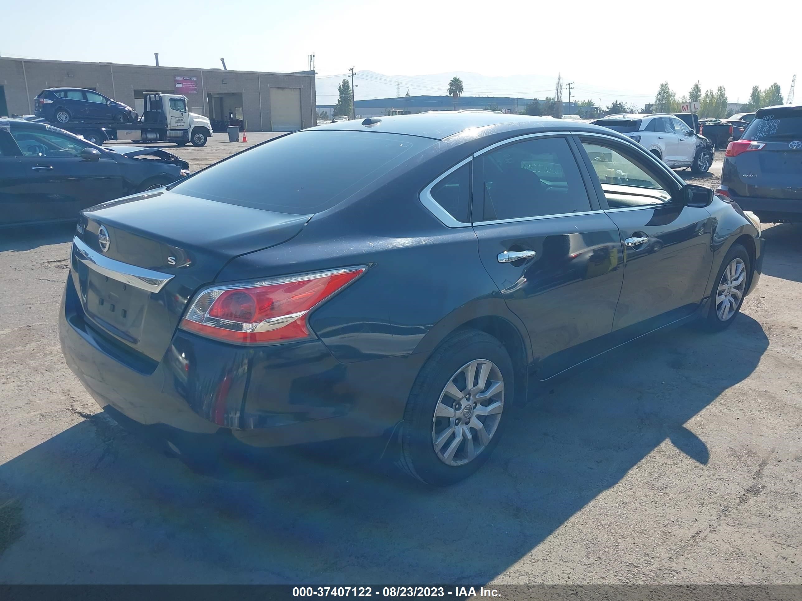 Photo 3 VIN: 1N4AL3AP4FN318584 - NISSAN ALTIMA 