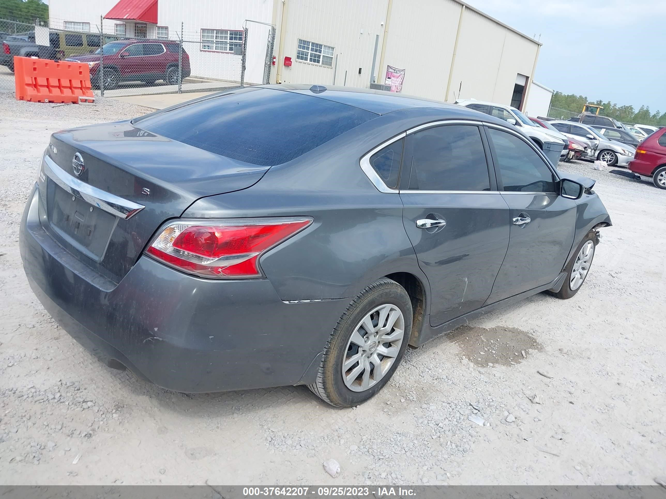 Photo 3 VIN: 1N4AL3AP4FN399098 - NISSAN ALTIMA 