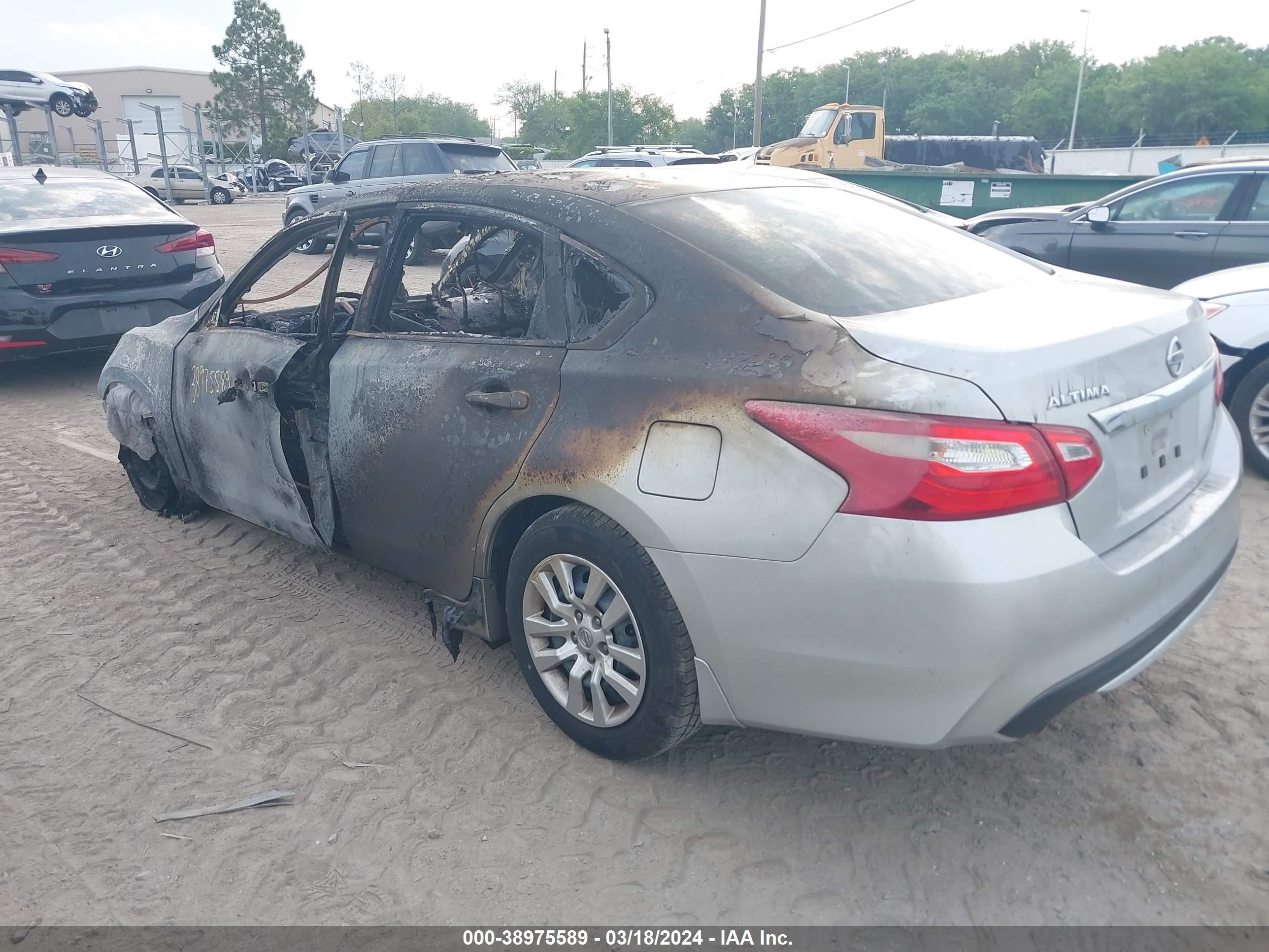 Photo 2 VIN: 1N4AL3AP4GC264507 - NISSAN ALTIMA 