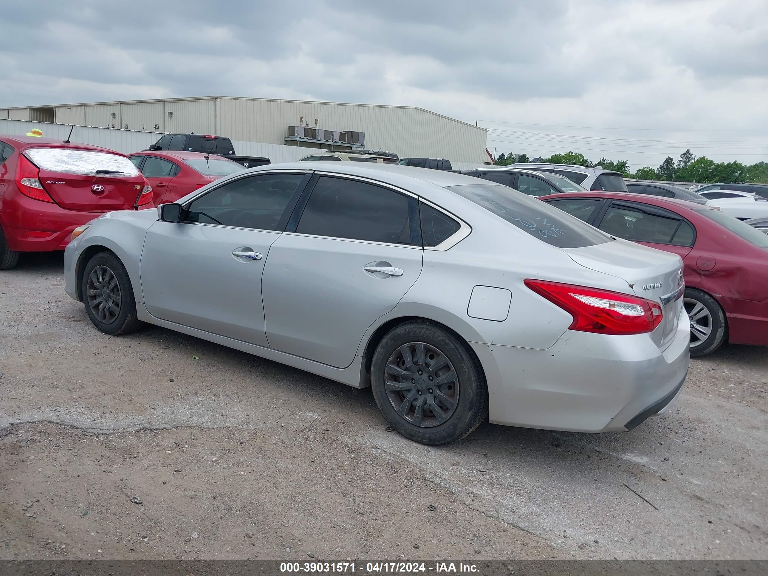 Photo 2 VIN: 1N4AL3AP4GN305528 - NISSAN ALTIMA 