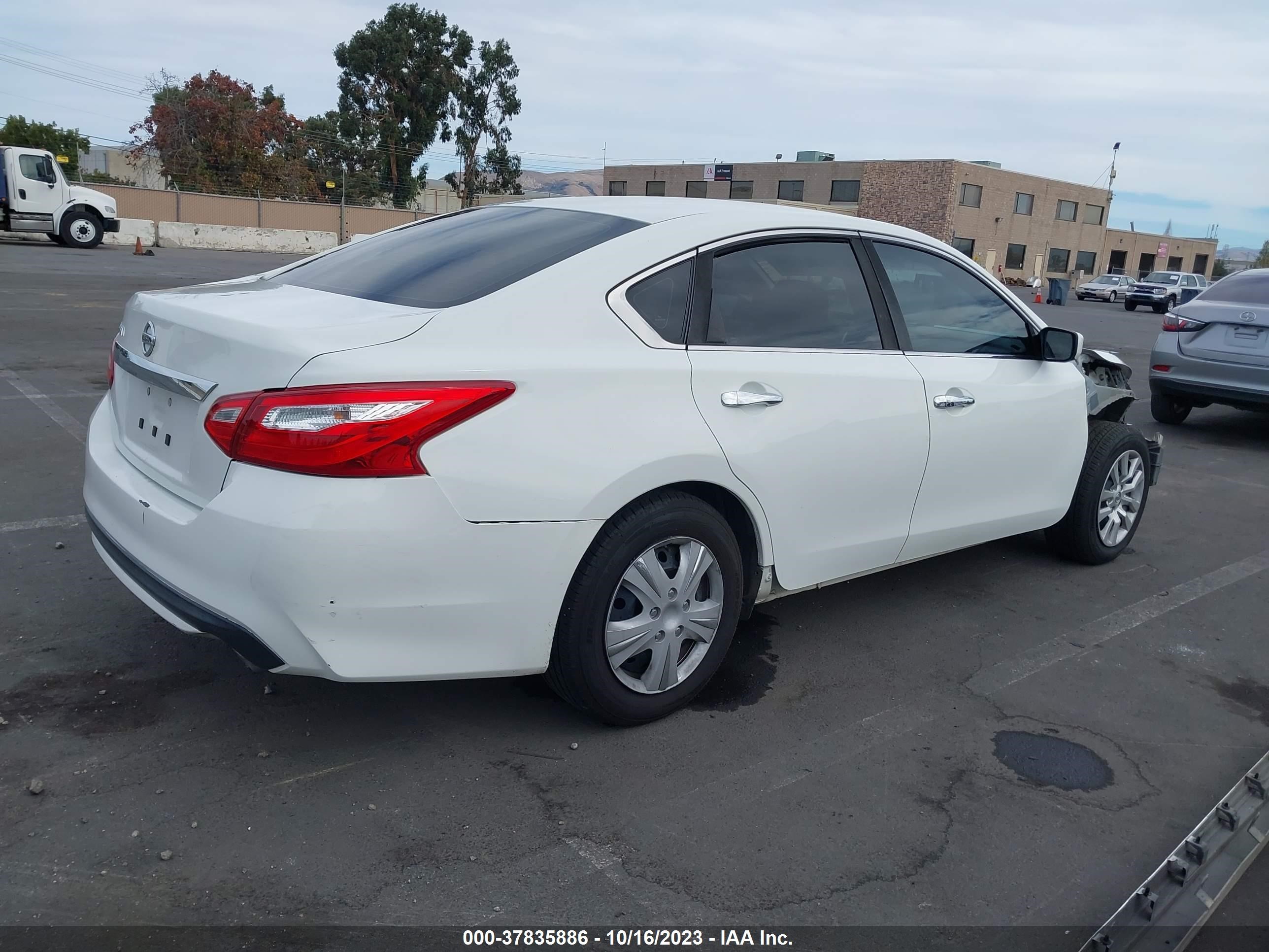 Photo 3 VIN: 1N4AL3AP4GN369925 - NISSAN ALTIMA 