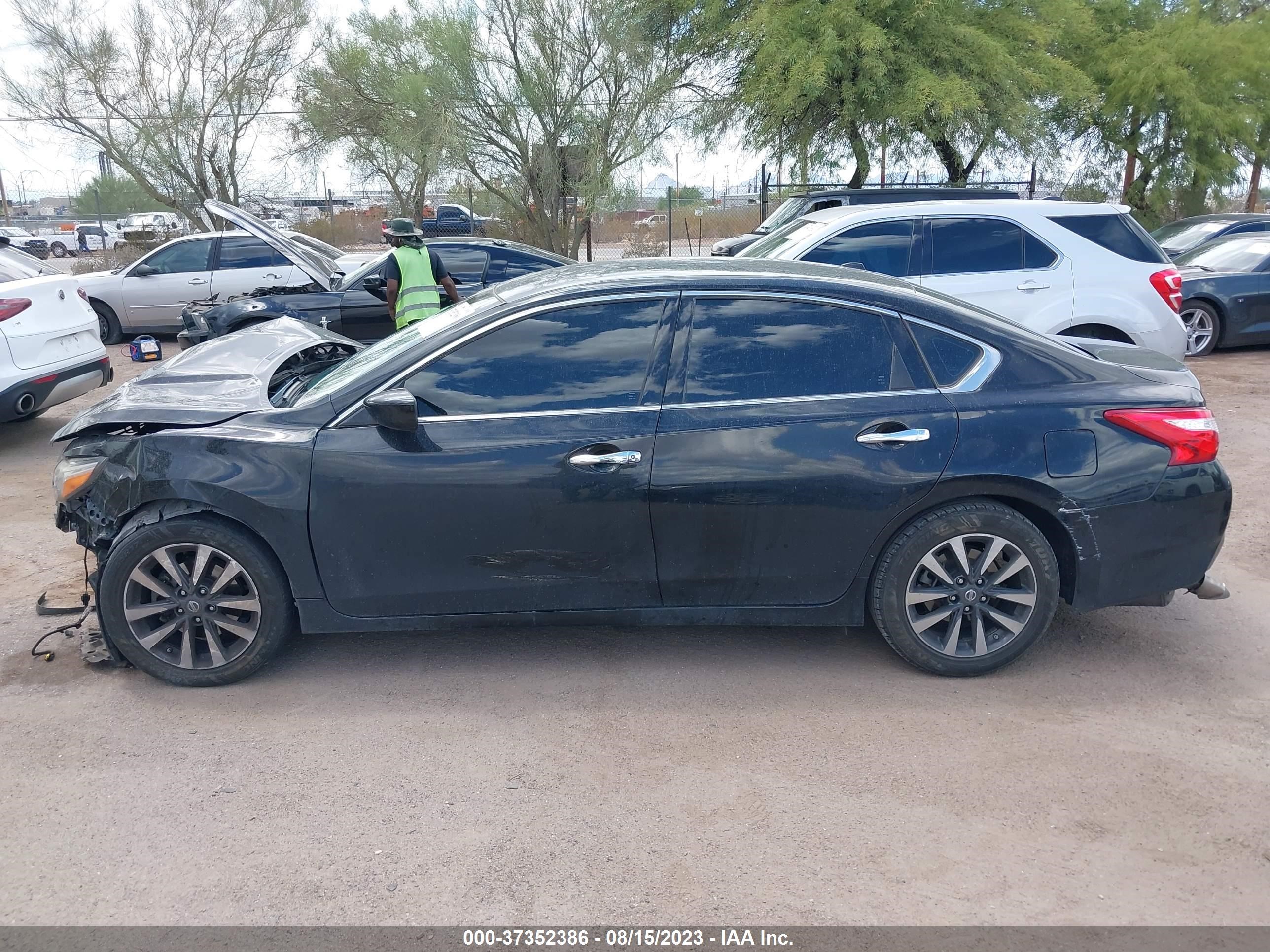 Photo 13 VIN: 1N4AL3AP4HC217690 - NISSAN ALTIMA 