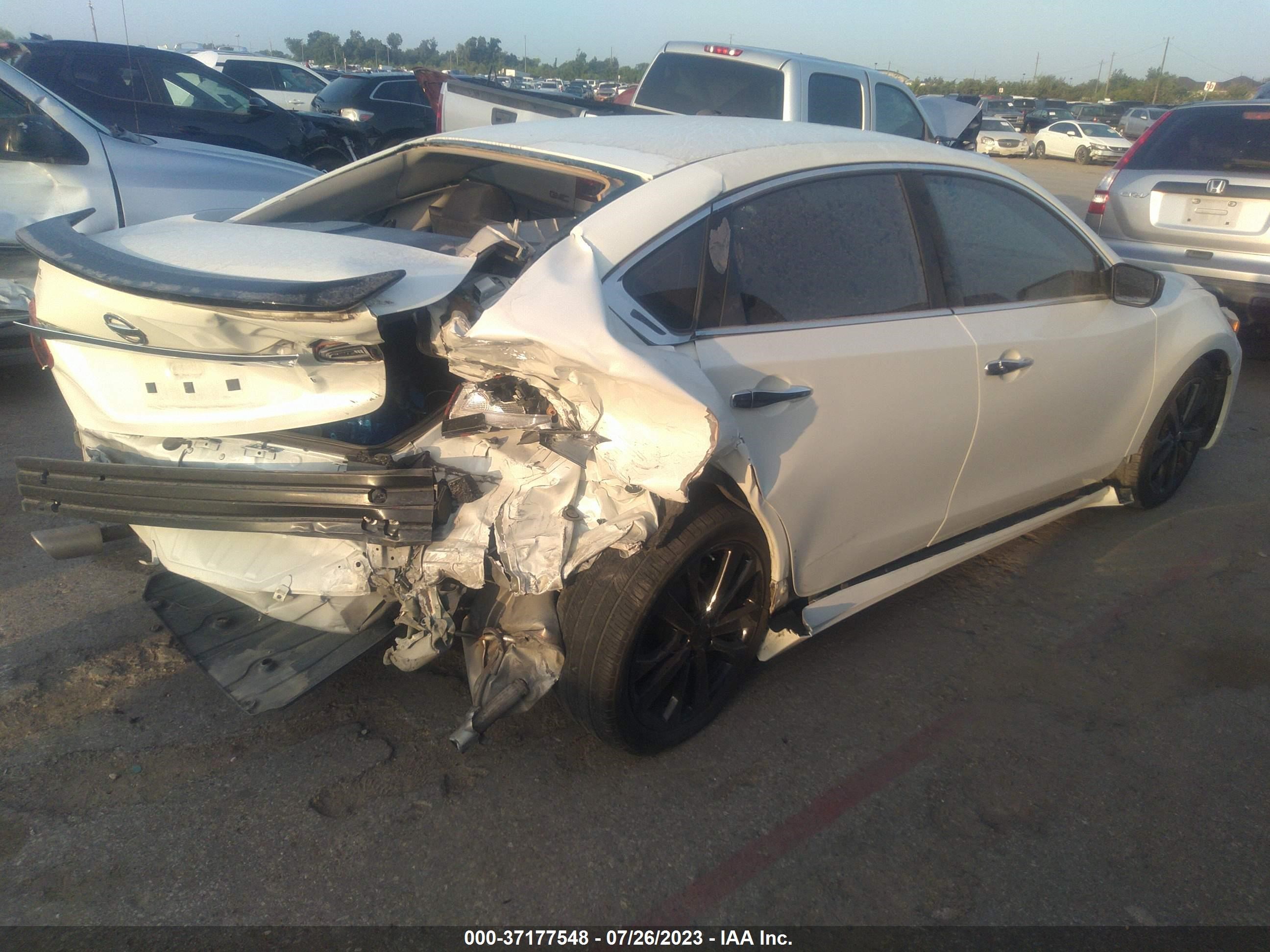 Photo 3 VIN: 1N4AL3AP4HN337512 - NISSAN ALTIMA 