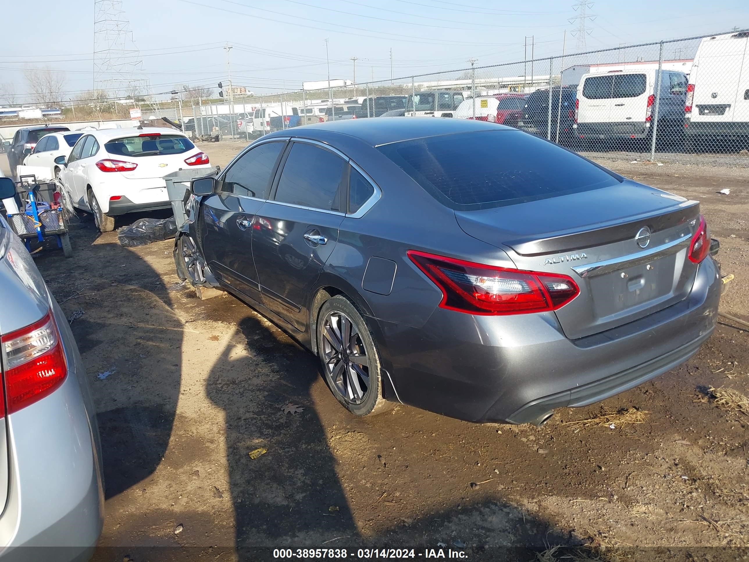 Photo 2 VIN: 1N4AL3AP4HN352883 - NISSAN ALTIMA 