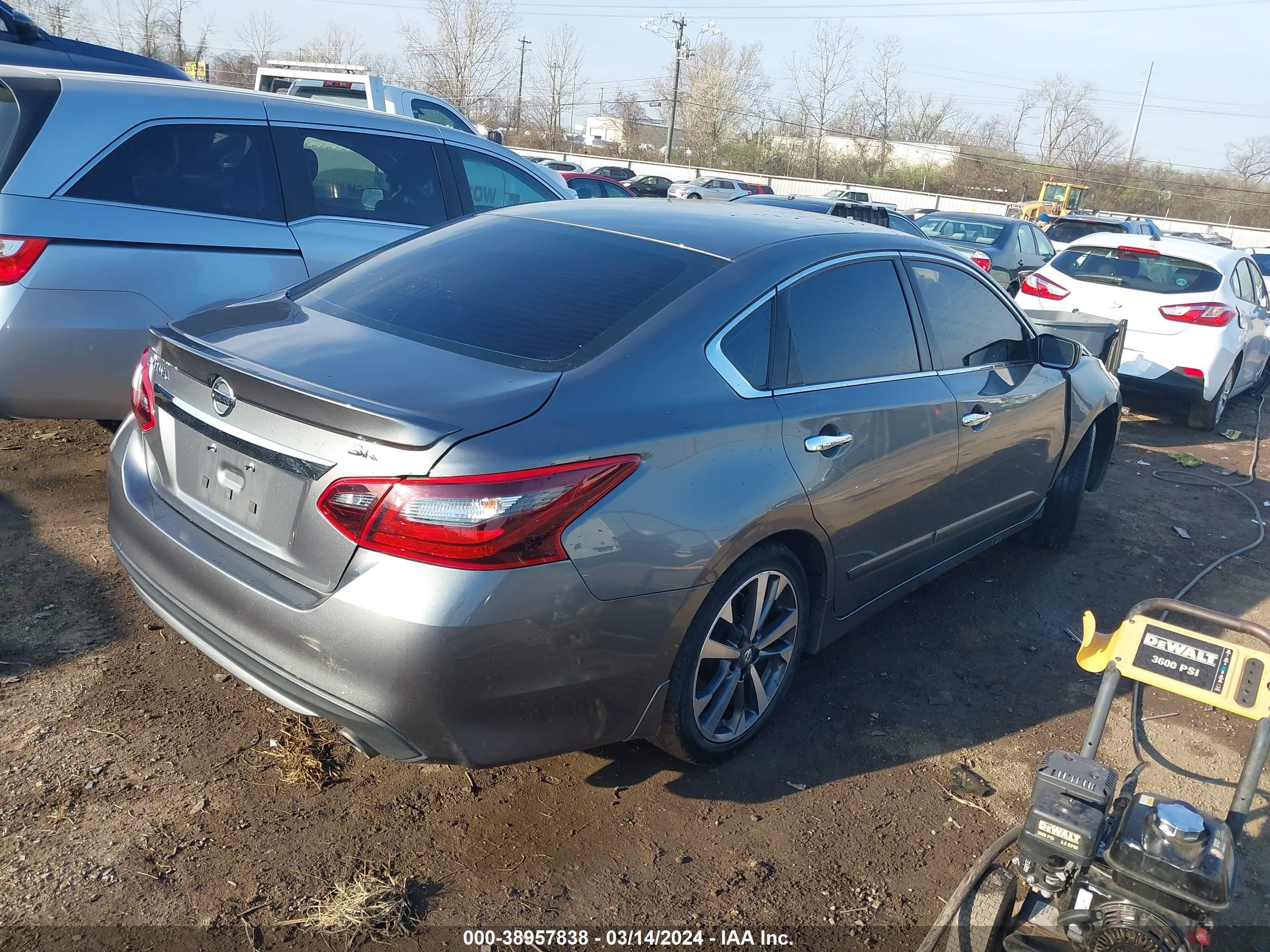 Photo 3 VIN: 1N4AL3AP4HN352883 - NISSAN ALTIMA 