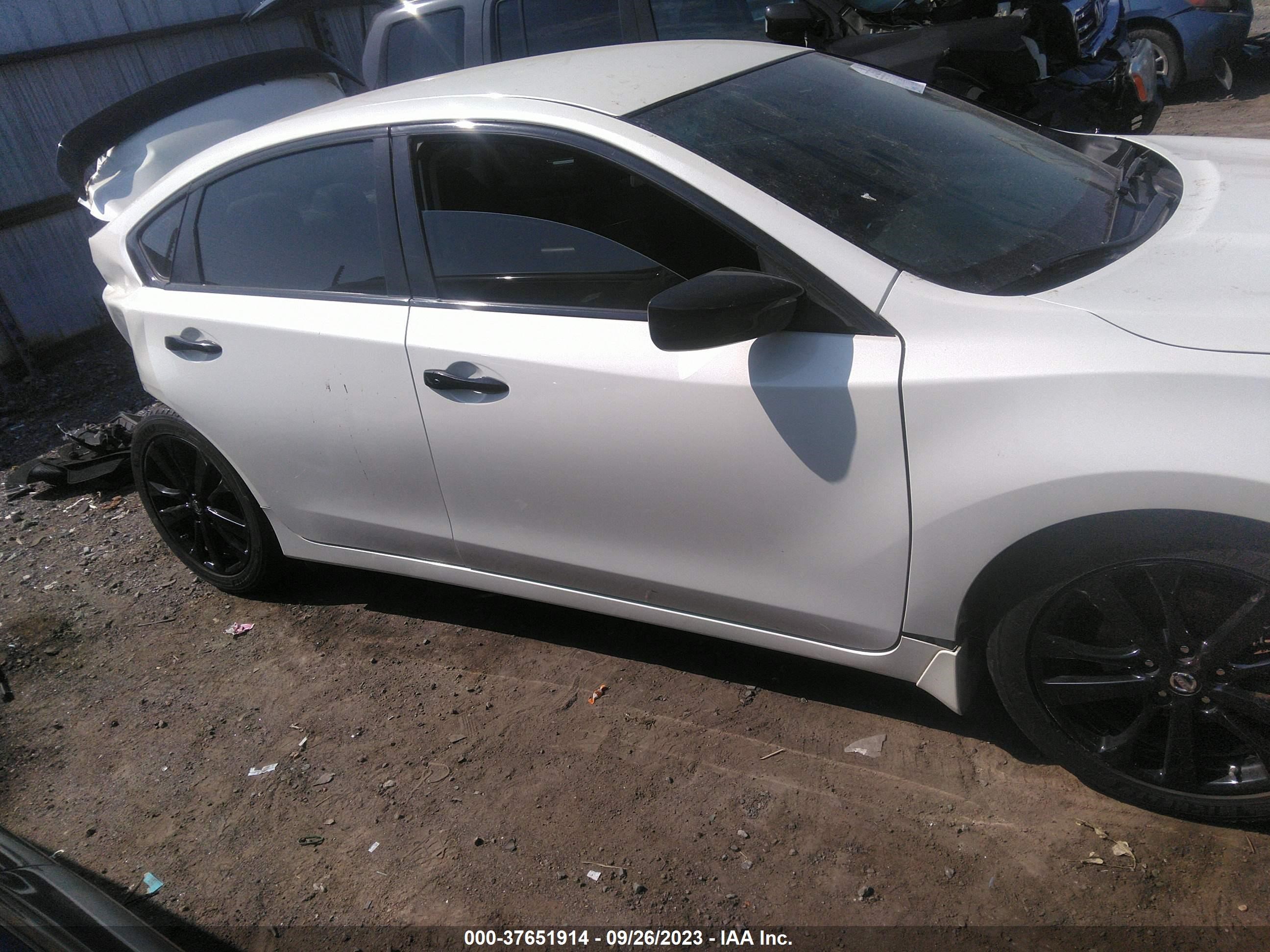 Photo 11 VIN: 1N4AL3AP4JC158033 - NISSAN ALTIMA 