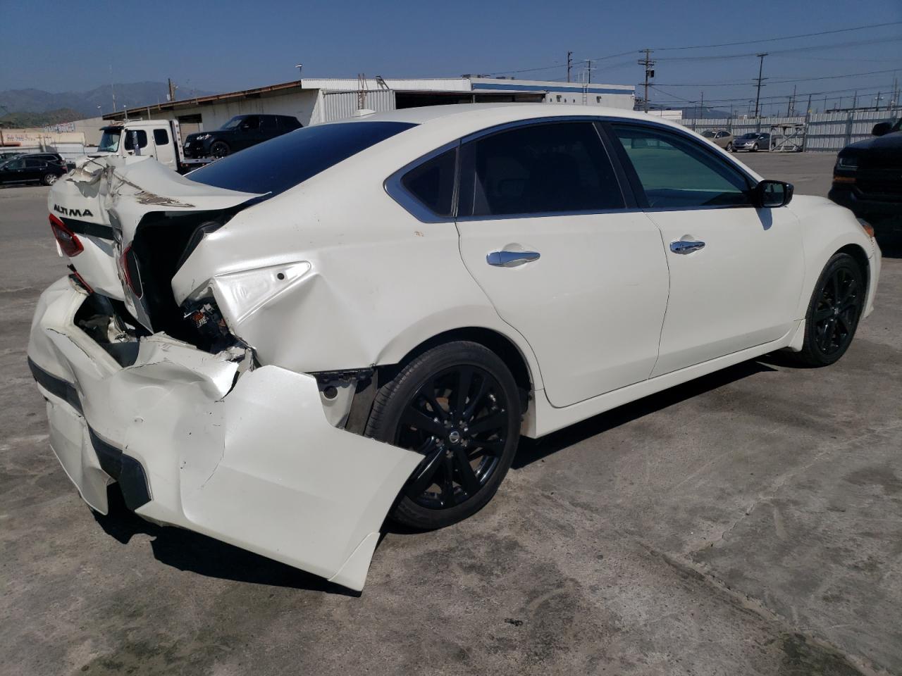 Photo 2 VIN: 1N4AL3AP4JC216951 - NISSAN ALTIMA 