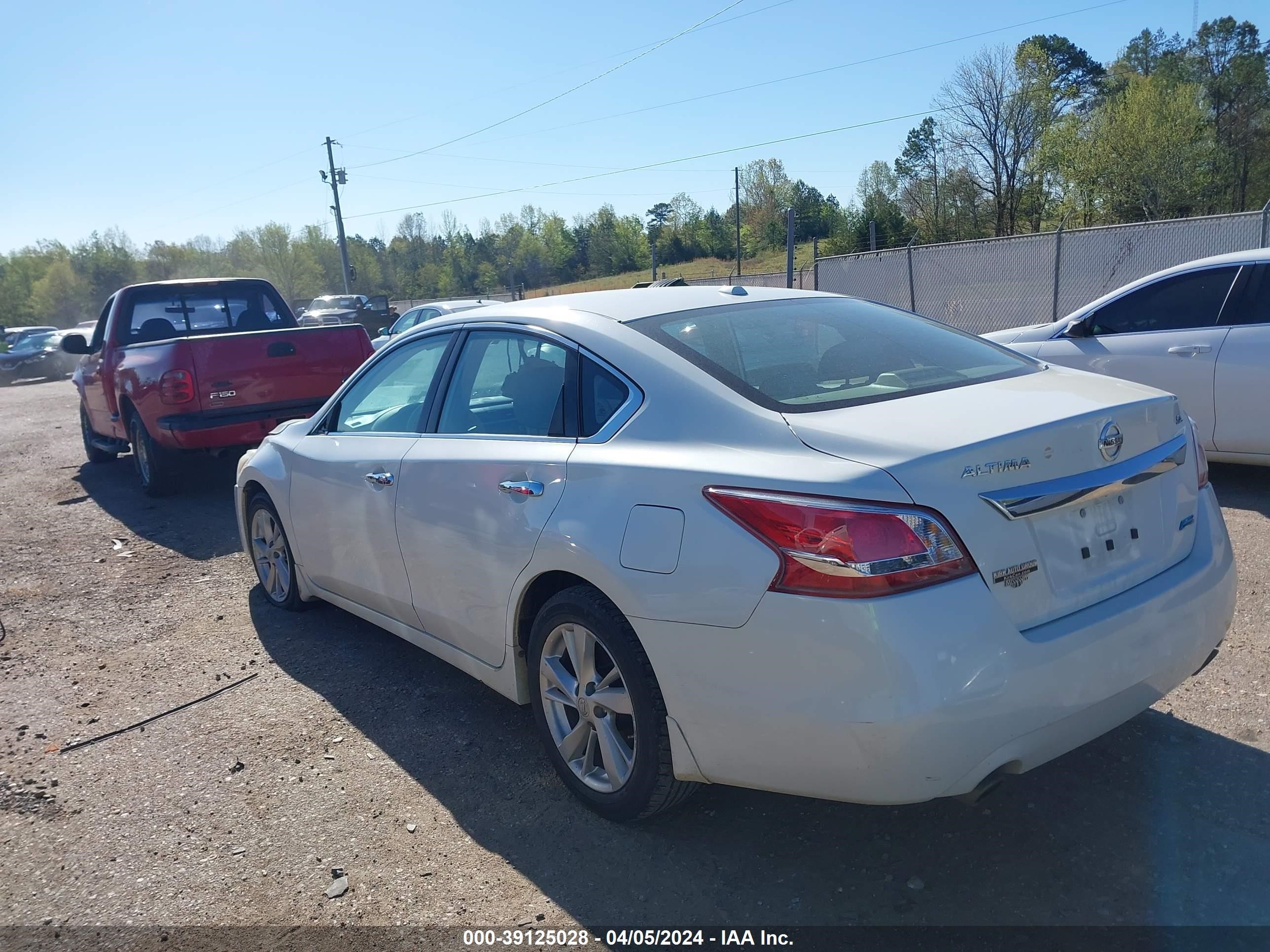 Photo 2 VIN: 1N4AL3AP5DN516135 - NISSAN ALTIMA 