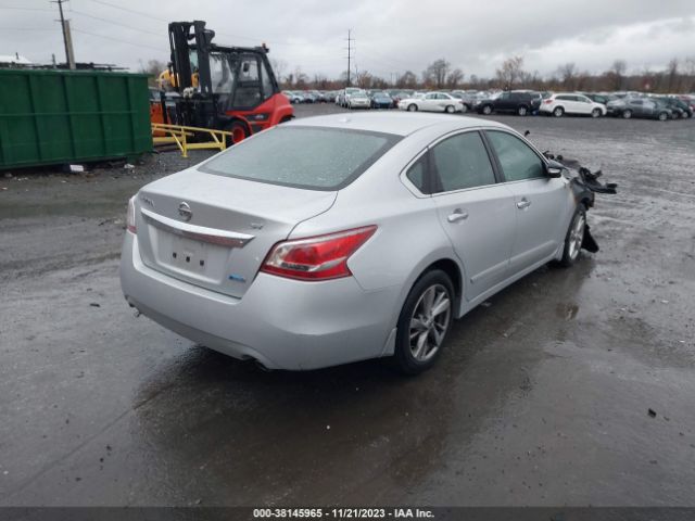 Photo 3 VIN: 1N4AL3AP5DN557638 - NISSAN ALTIMA 