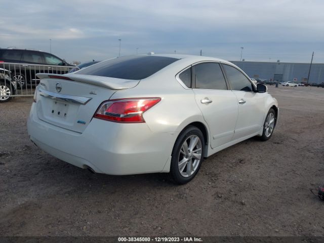 Photo 3 VIN: 1N4AL3AP5DN559695 - NISSAN ALTIMA 