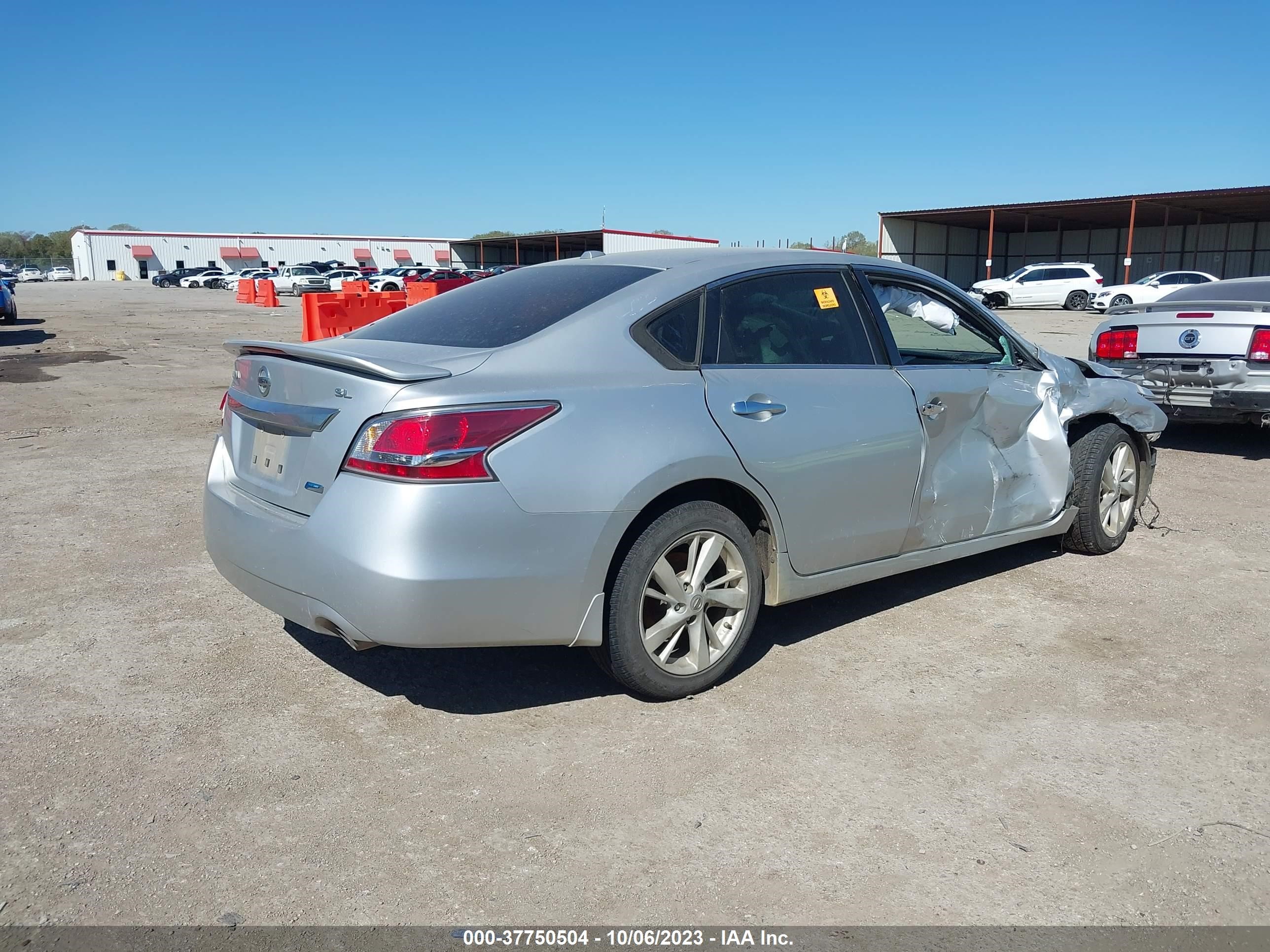 Photo 3 VIN: 1N4AL3AP5EC103368 - NISSAN ALTIMA 