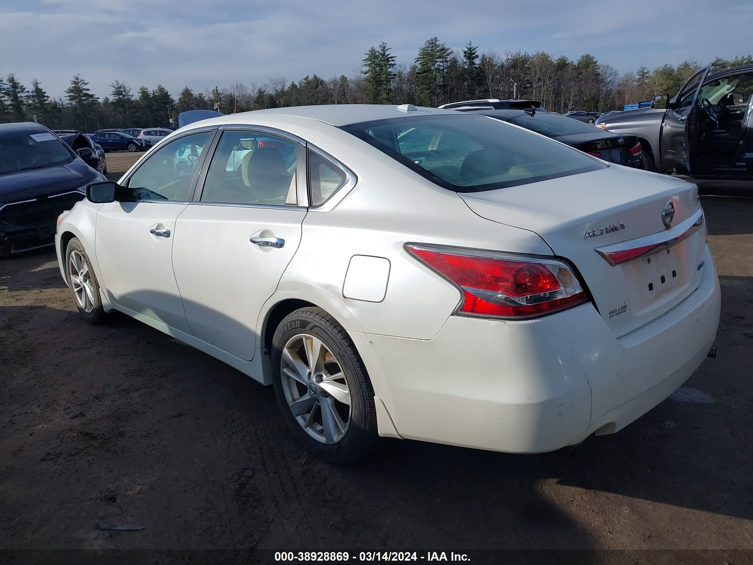 Photo 2 VIN: 1N4AL3AP5EC268269 - NISSAN ALTIMA 