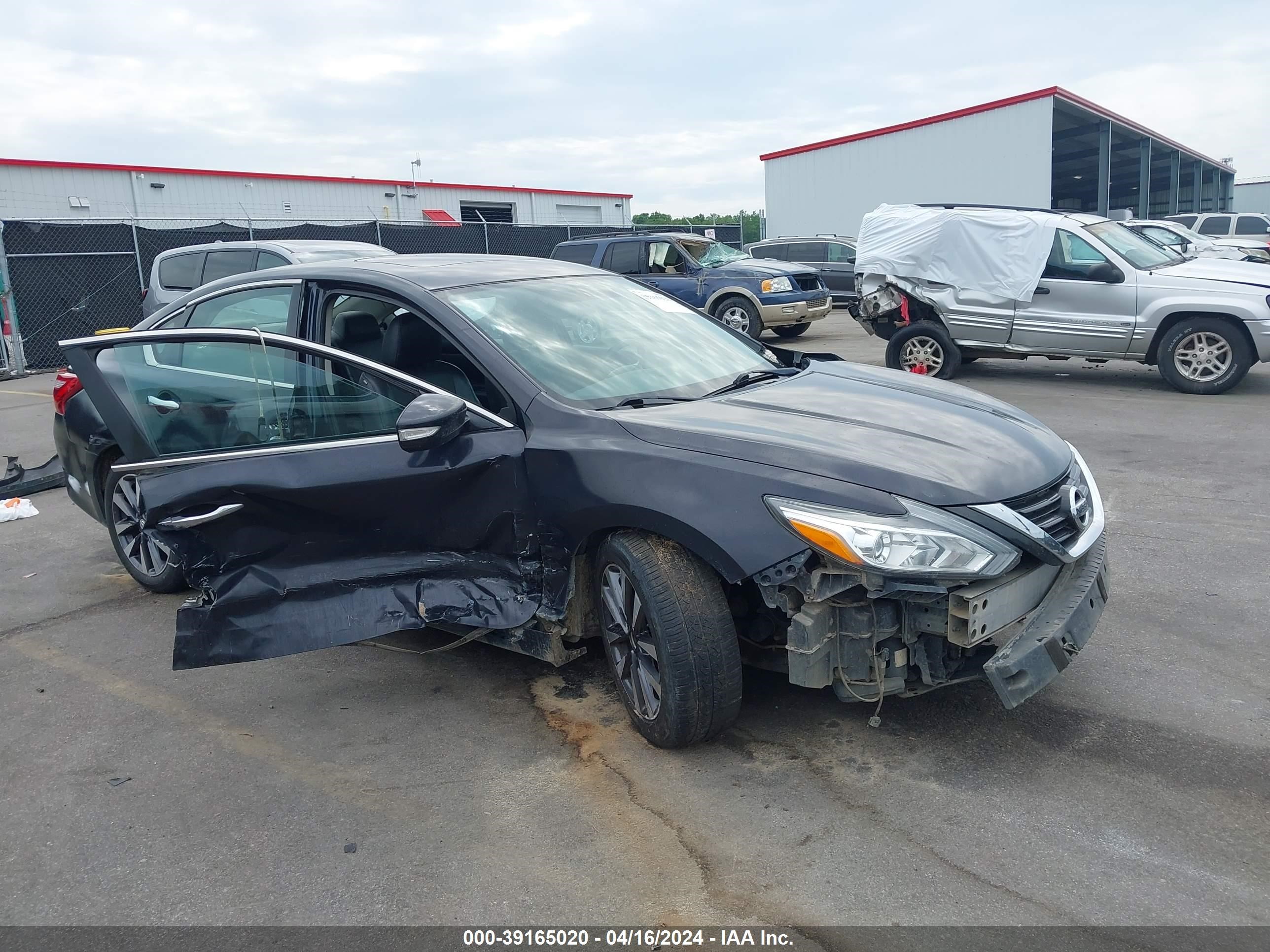 Photo 5 VIN: 1N4AL3AP5HC203331 - NISSAN ALTIMA 